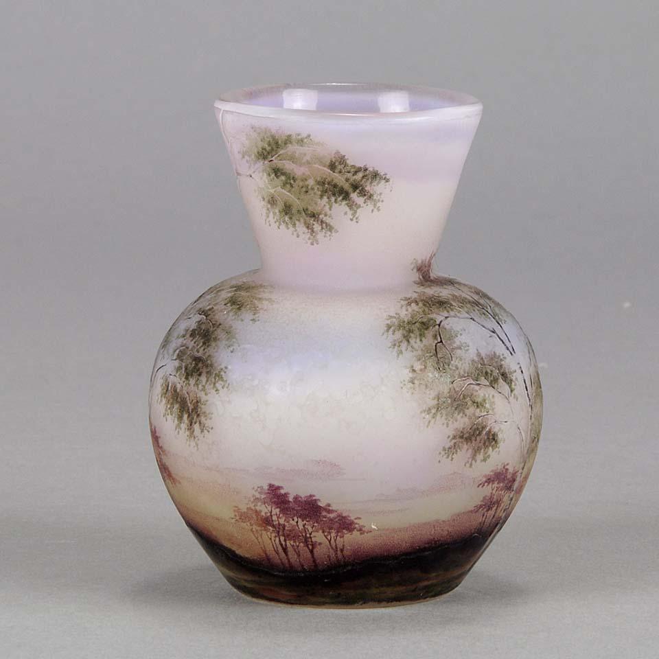 Cameo Glass 'Paysage Rose' by Daum Fréres In Good Condition In London, GB