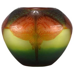 Cameo Glass
Stingray Vase
by Emile Gallé Cameo Glass
Stingray Vase
by Emile Gallé
