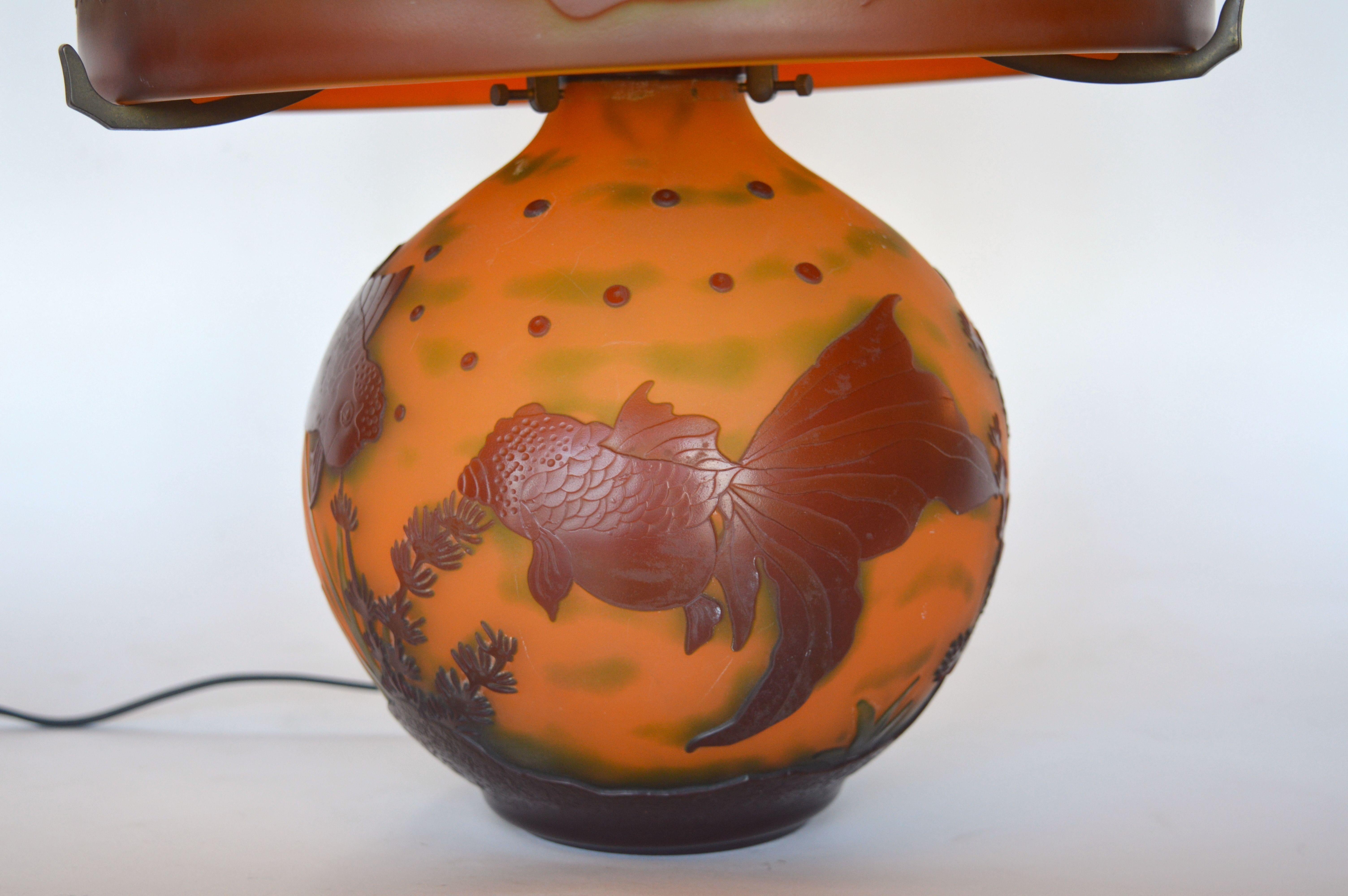 Italian Cameo Glass Table Lamp Signed by Nien. France, C.1940s For Sale