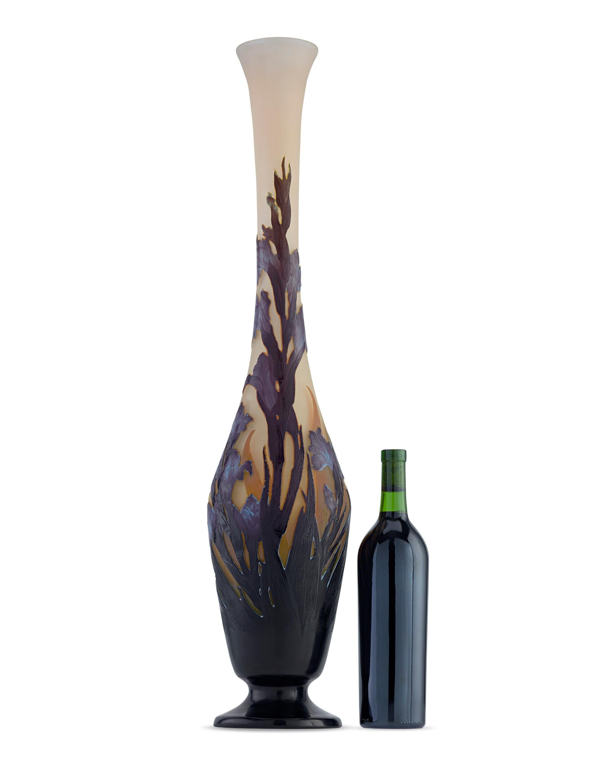 Art nouveau Vase en verre Camée d'Émile Gallé en vente