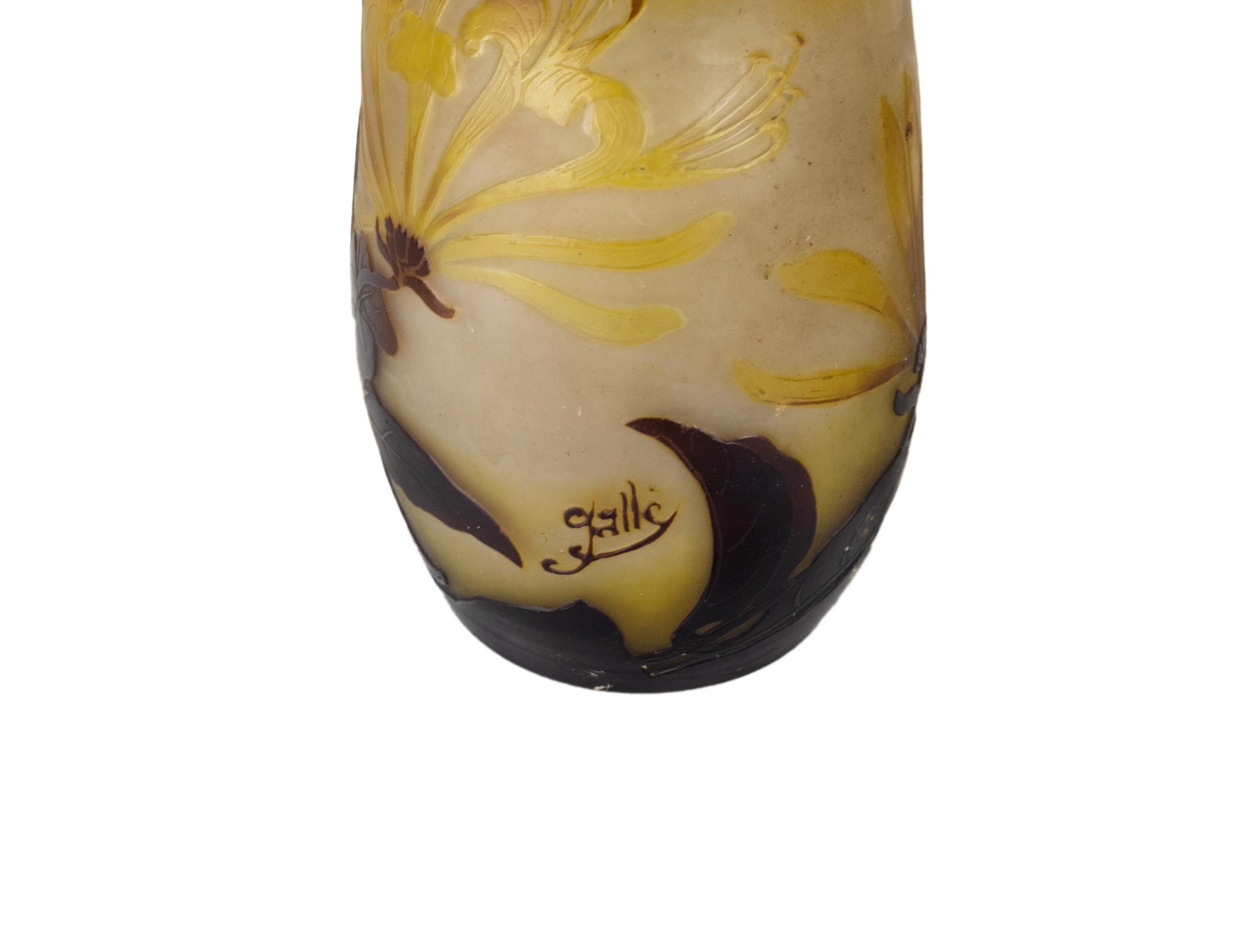 Jarrón de cristal camafeo Flor fucsia by Emile Galle siglo XX en venta