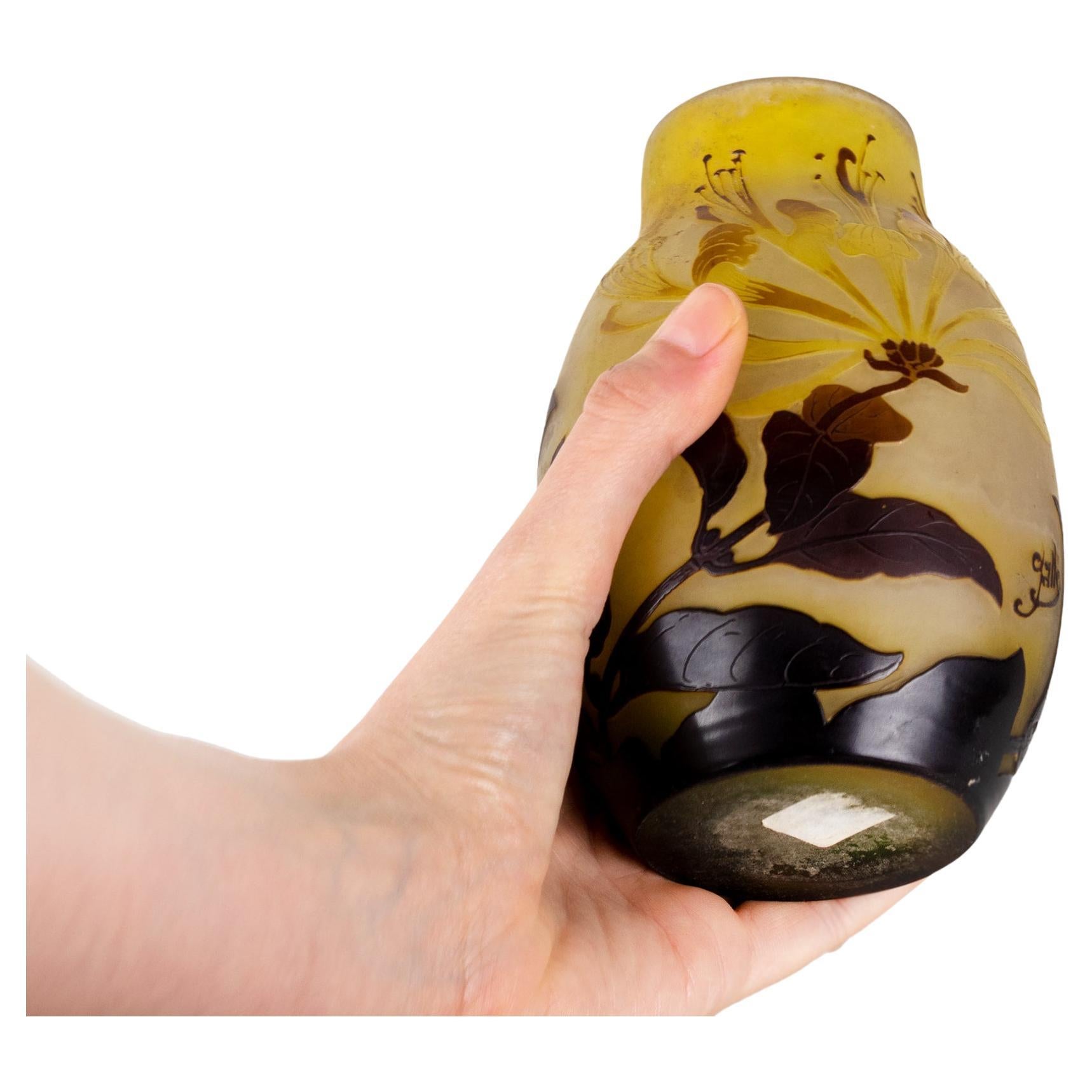 Cameo Glass Vase Fuchsia Flower, Emile Galle im Angebot