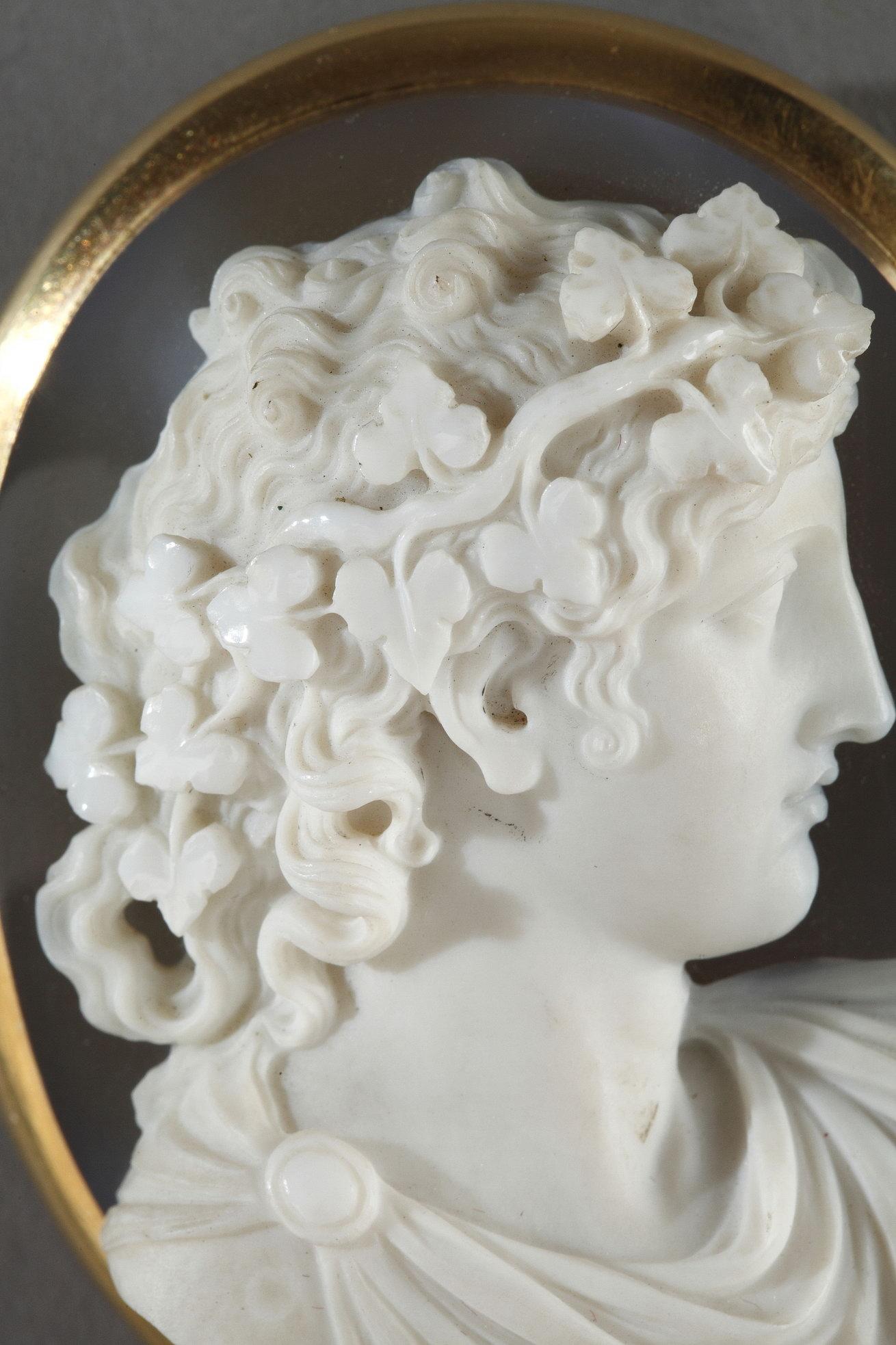 Cameo on Agate Gold Mount, 19th Century In Good Condition In Paris, FR
