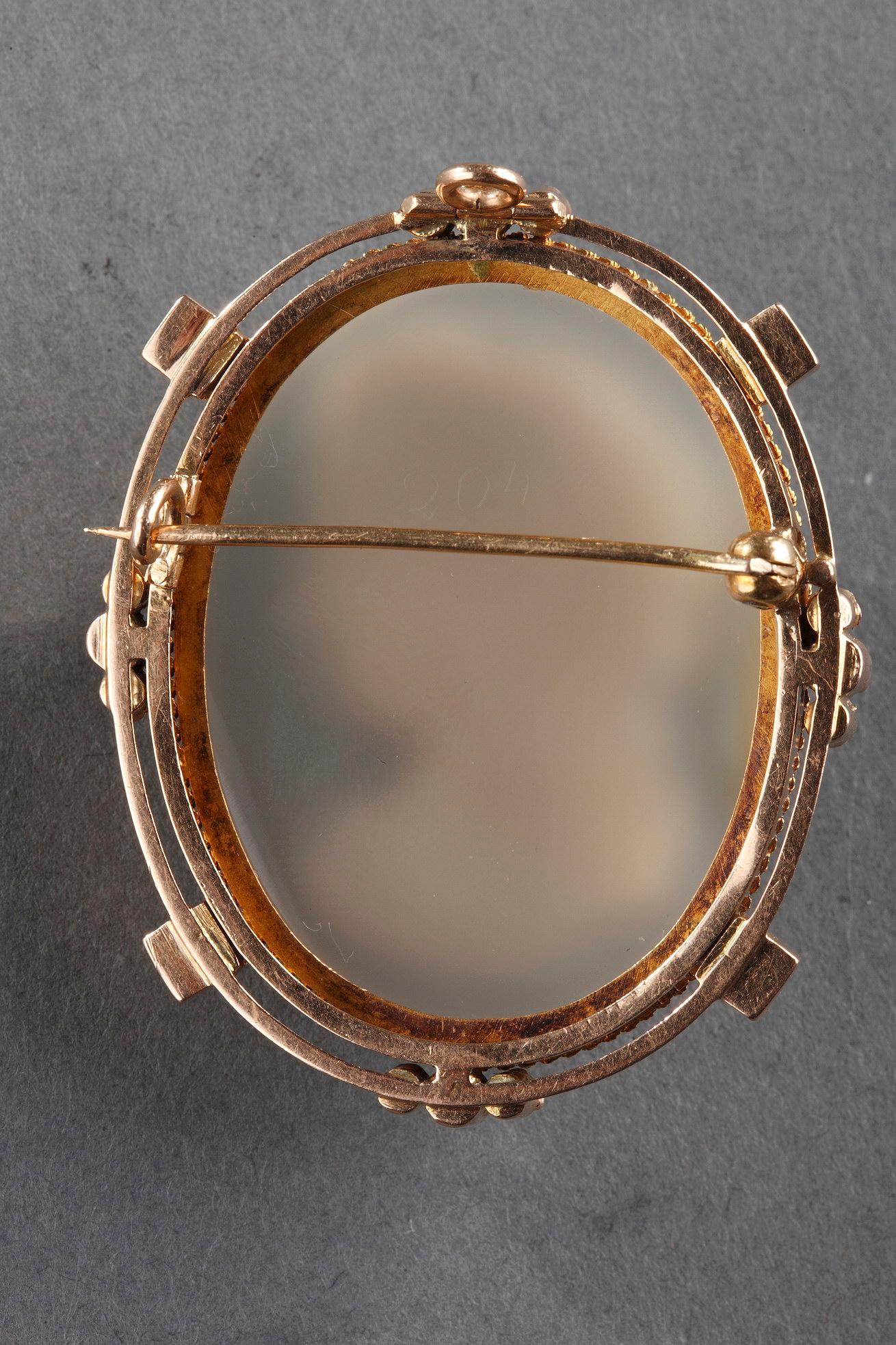 Cameo on Agate Gold Mount, 19th Century For Sale 4