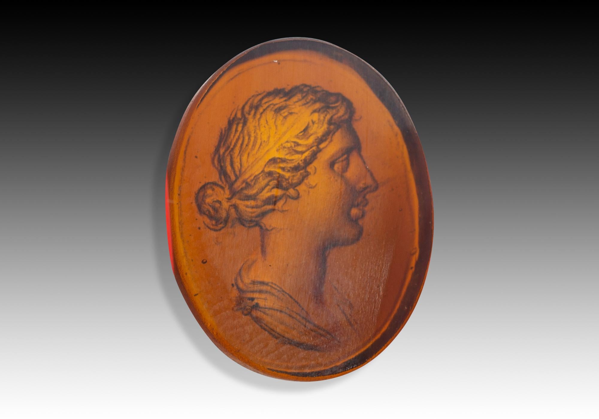 Italian Cameo or intaglio, Lady. Glass. Possibly Italy, 19th century. For Sale