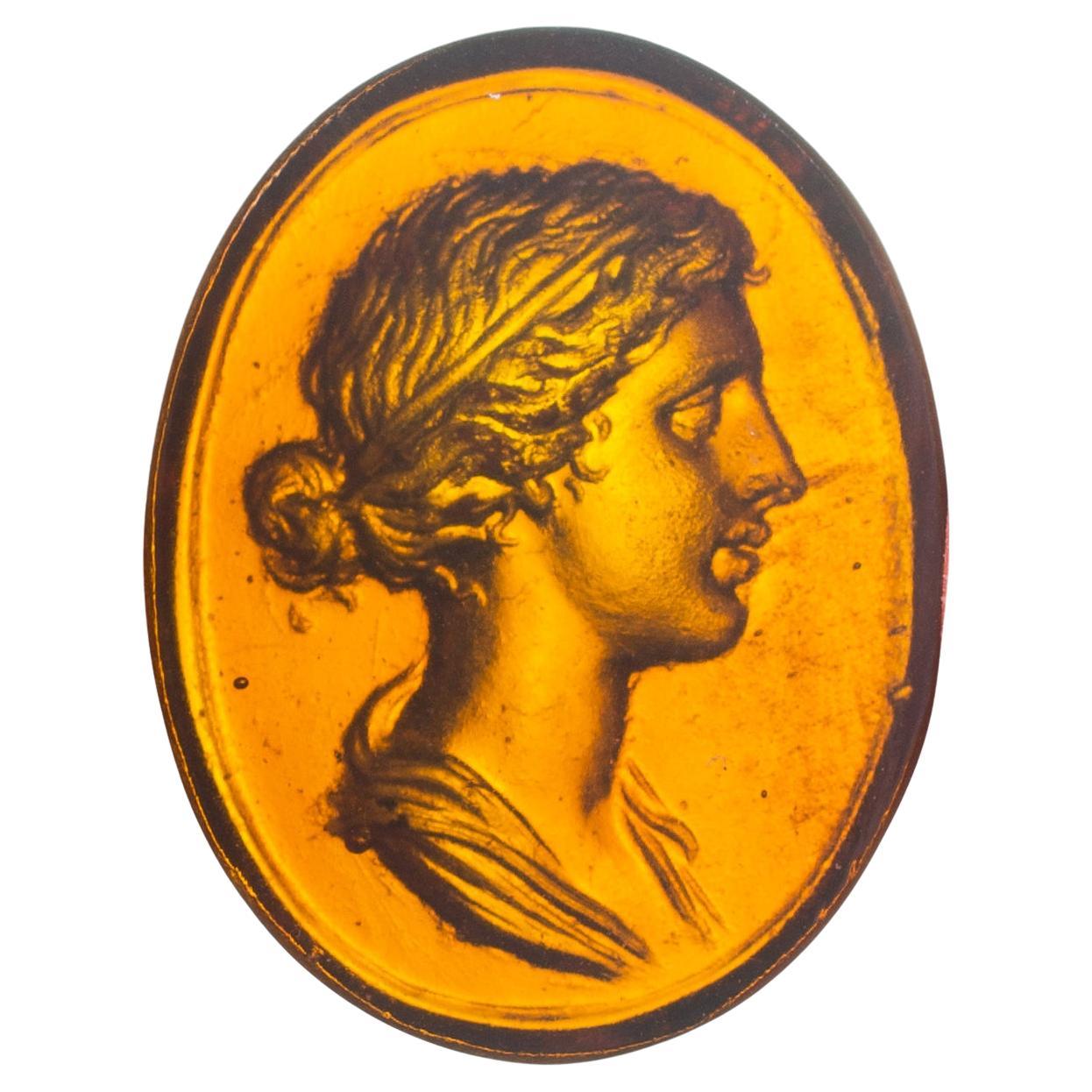Cameo or intaglio, Lady. Glass. Possibly Italy, 19th century.