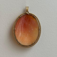 Cameo Pendant Mounted in Gold, Antique-Style Female Profile, Late 19th Century