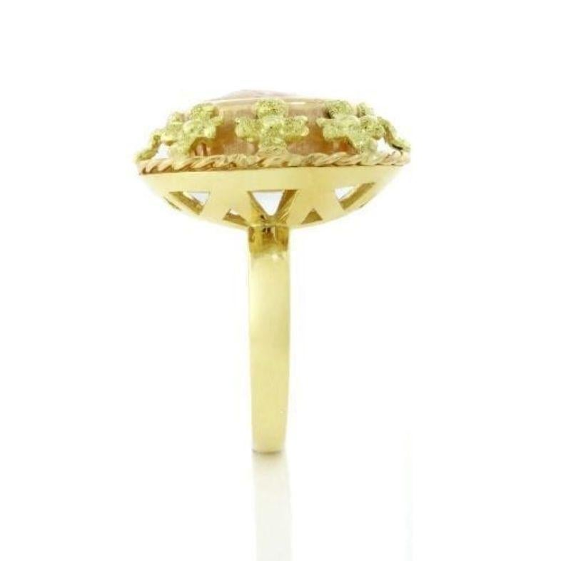 Women's Cameo Ring in 18k Yellow Gold For Sale