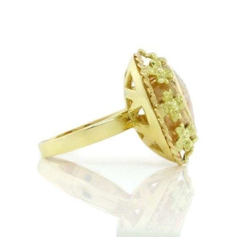 Cameo Ring in 18k Yellow Gold For Sale 1