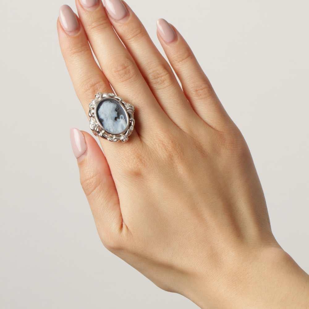 Anello CAMEO in oro bianco e diamanti in vendita 2
