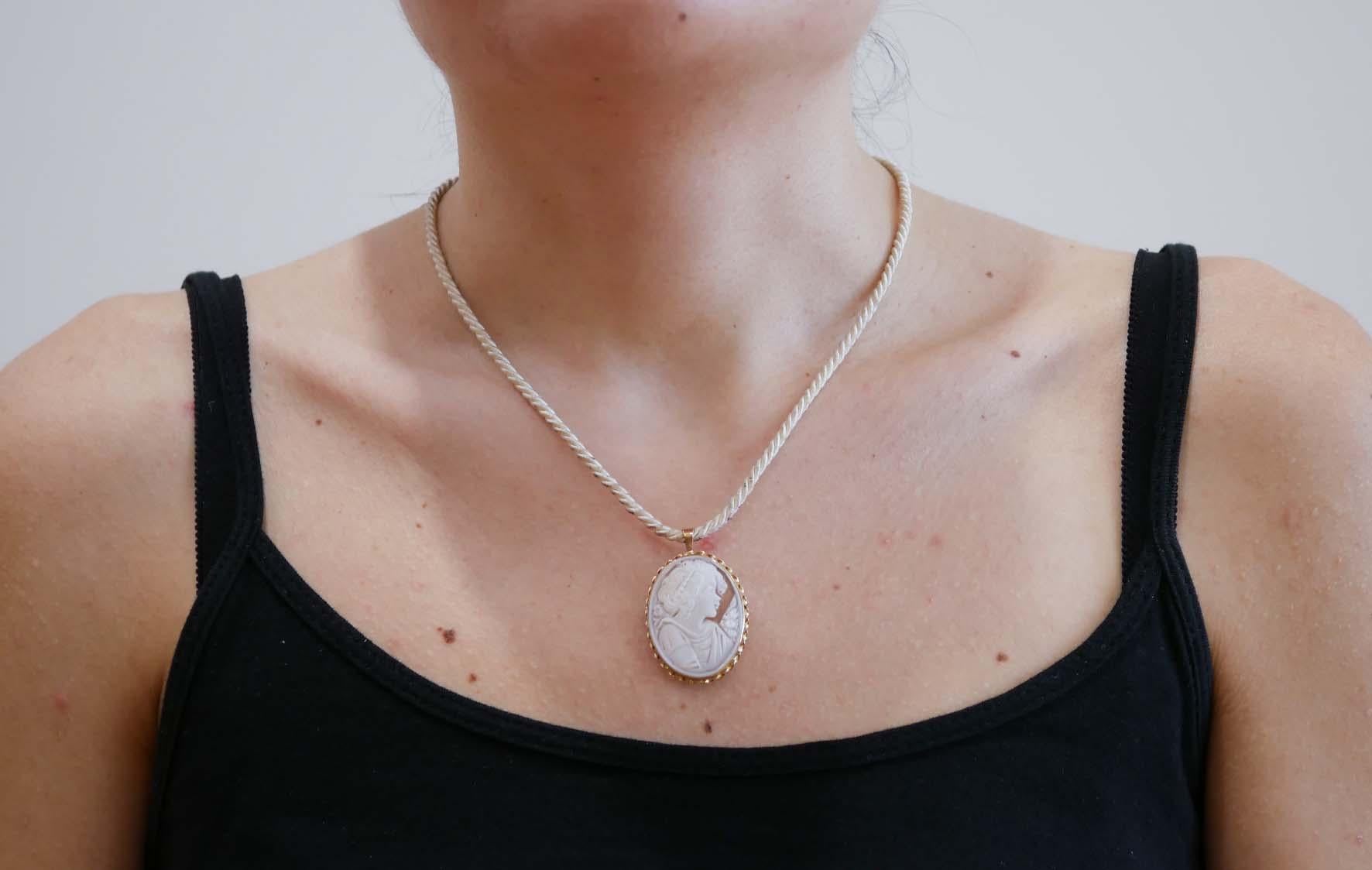Camée, broche / pendentif en or rose. Pour femmes en vente