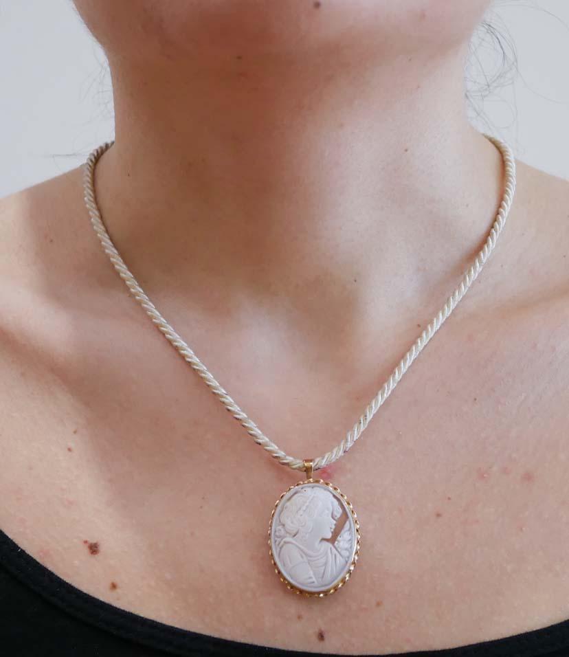 Camée, broche / pendentif en or rose. en vente 1