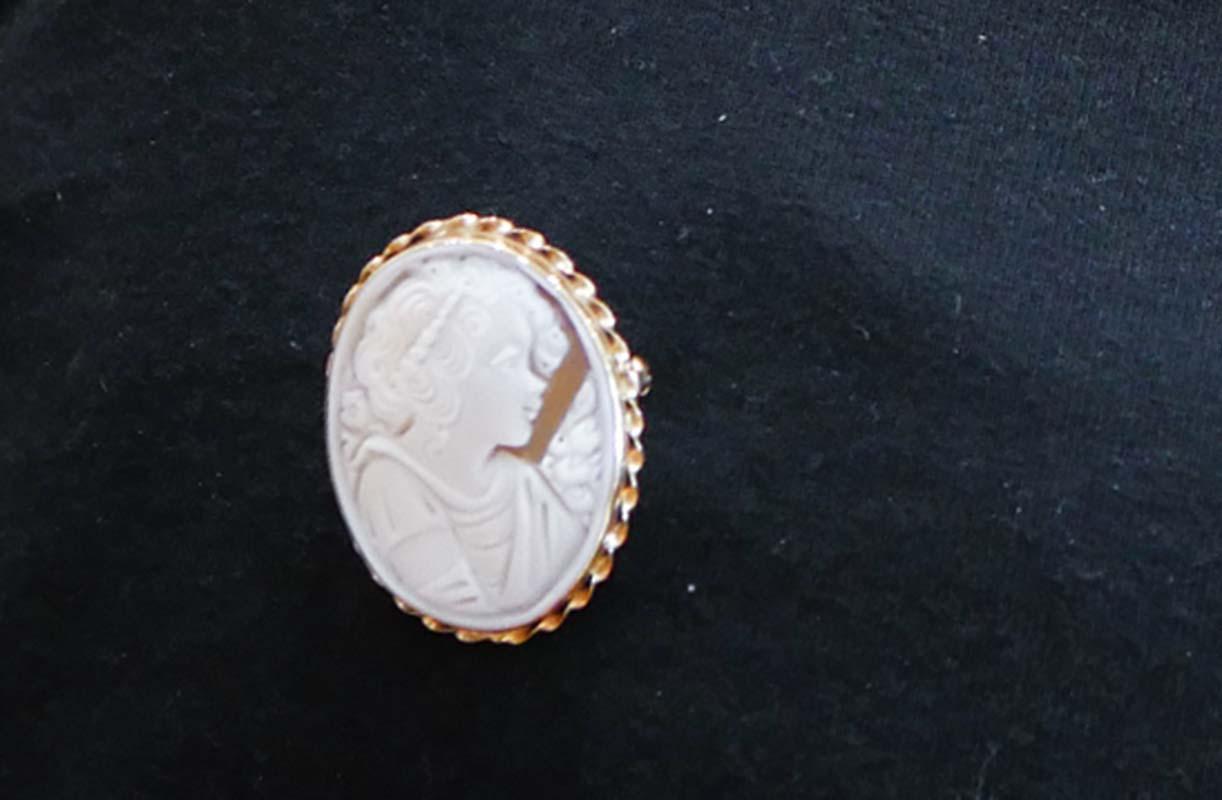 Camée, broche / pendentif en or rose. en vente 3