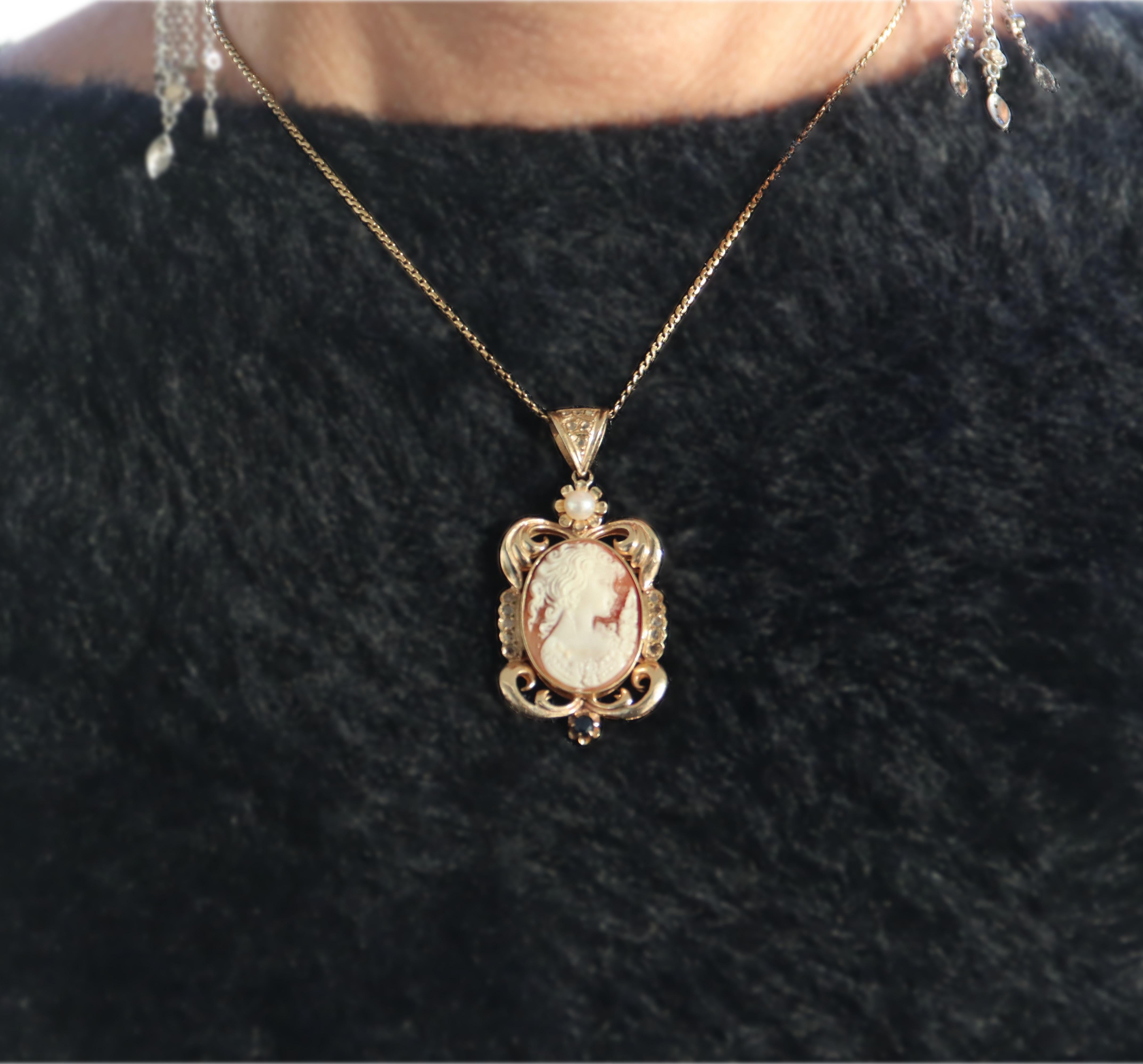 Cameo Sapphire Diamonds Pearl 12 Karat Yellow Gold Pendant Necklace For Sale 1