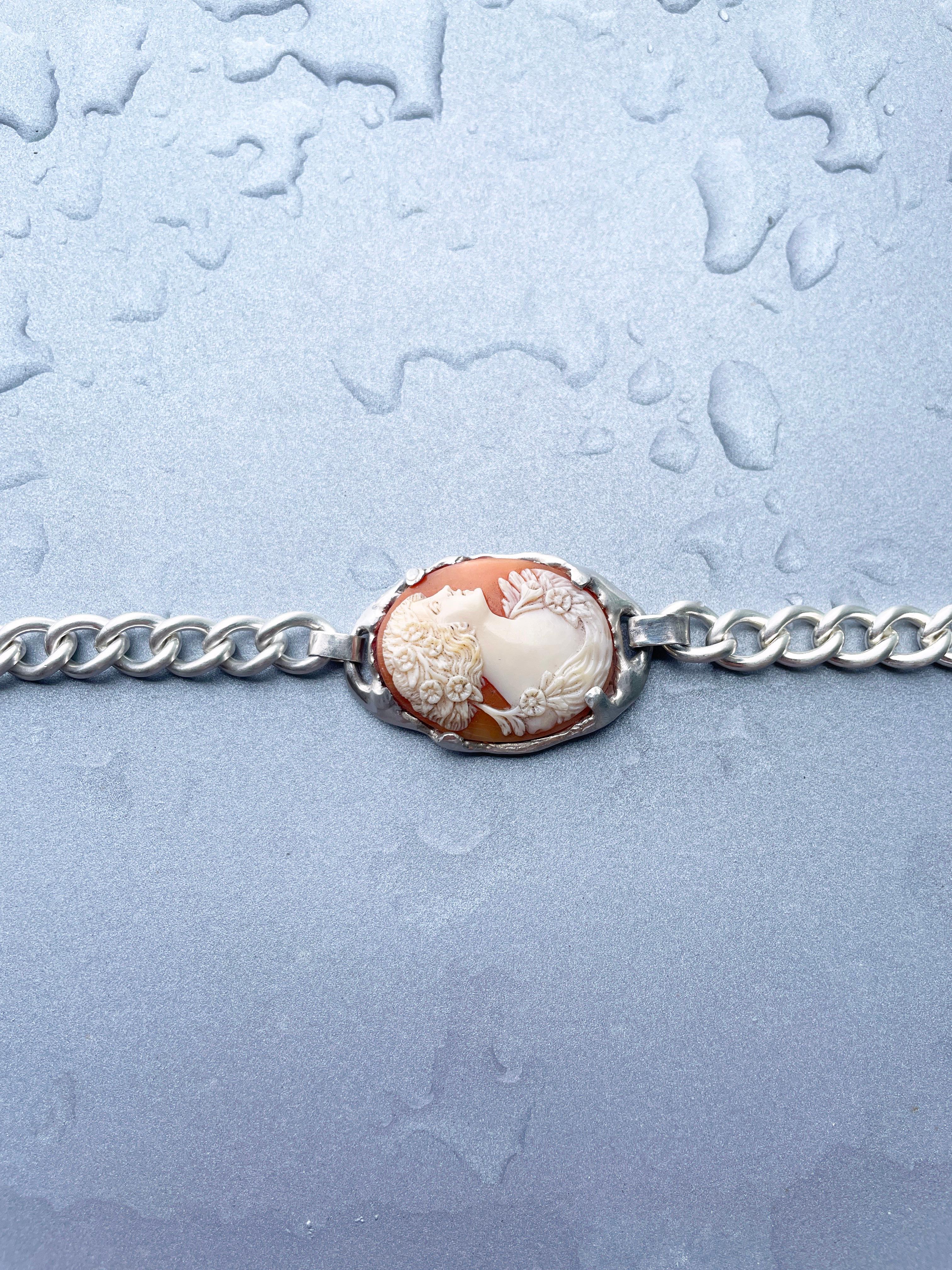 Cameo Silver ID Bracelet by Alexis Laurel In New Condition For Sale In Brooklyn, US