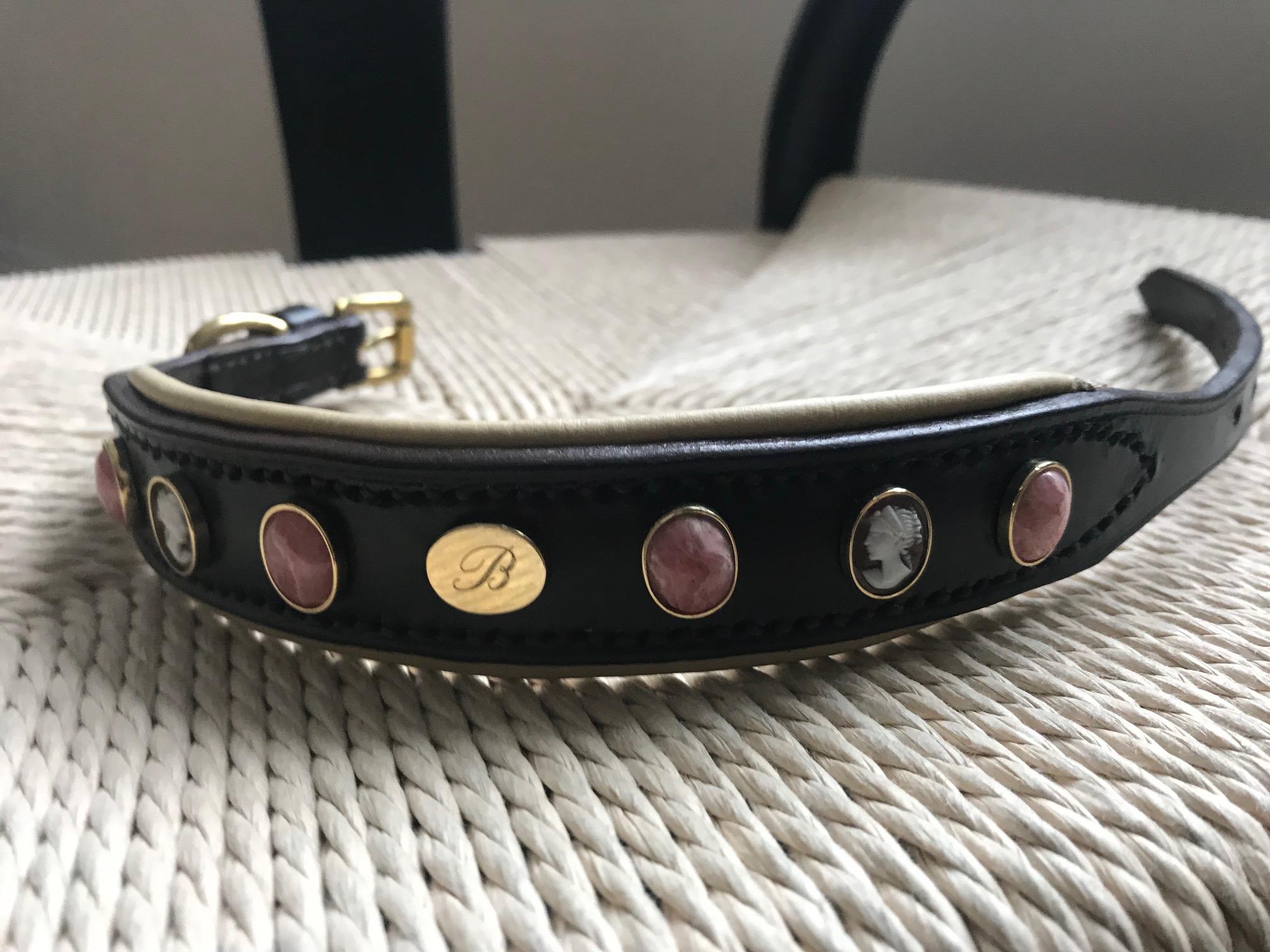 Cameo Stone Leather Dog Collar In New Condition For Sale In London, GB
