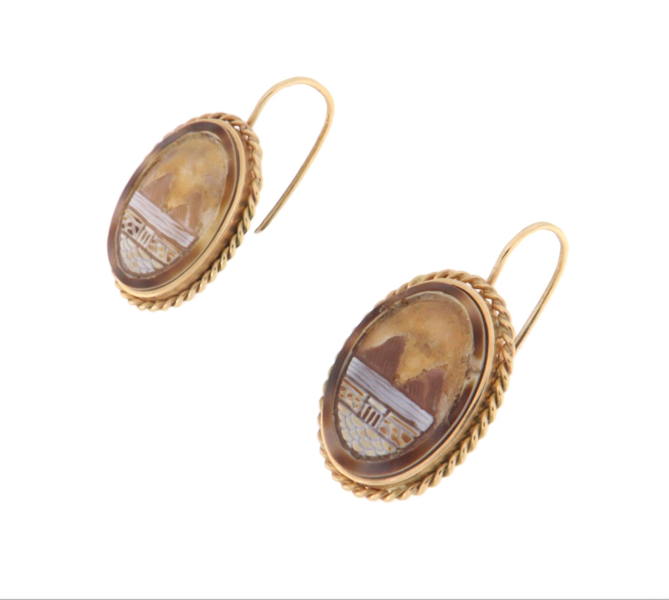 Artisan Boucles d'oreilles pendantes Cameos 14 carats en vente