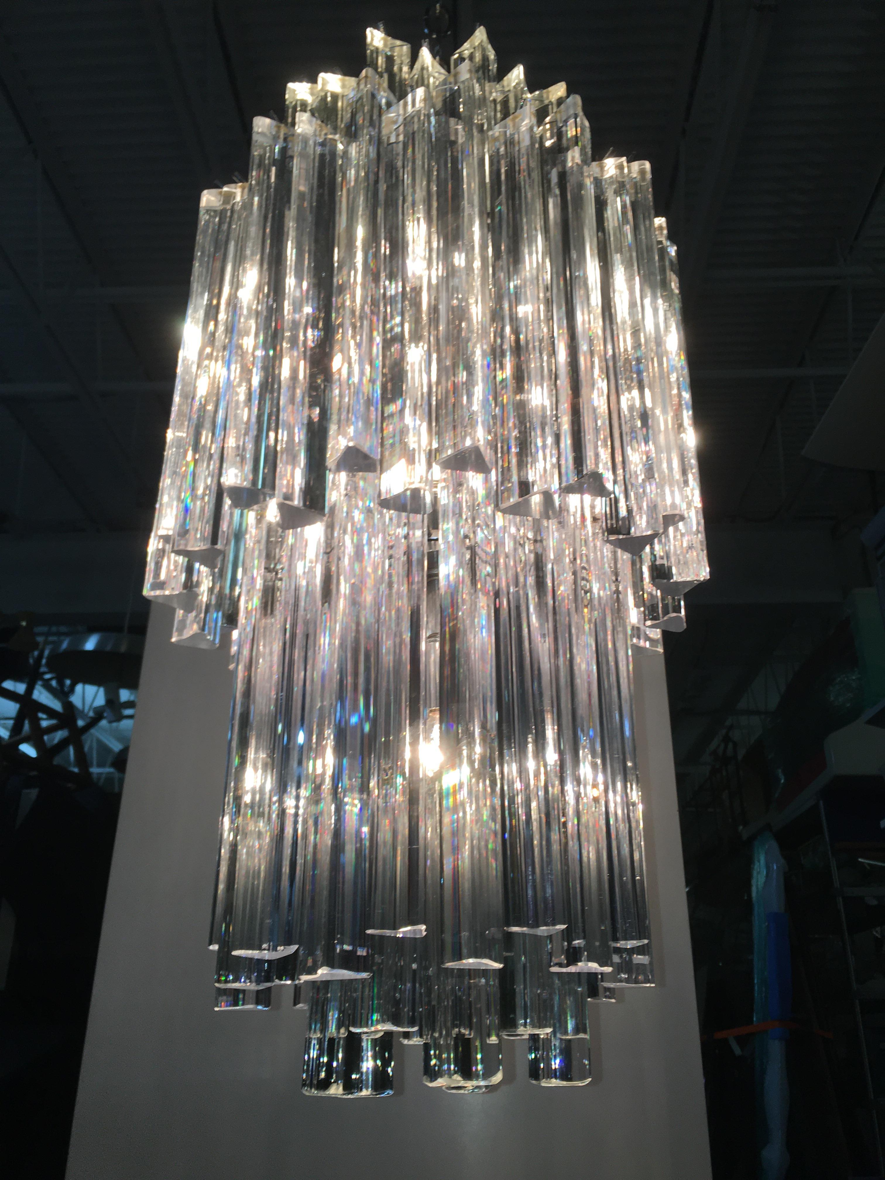Late 20th Century Camer Four-Tier Triedri Prism and Chrome Chandelier For Sale