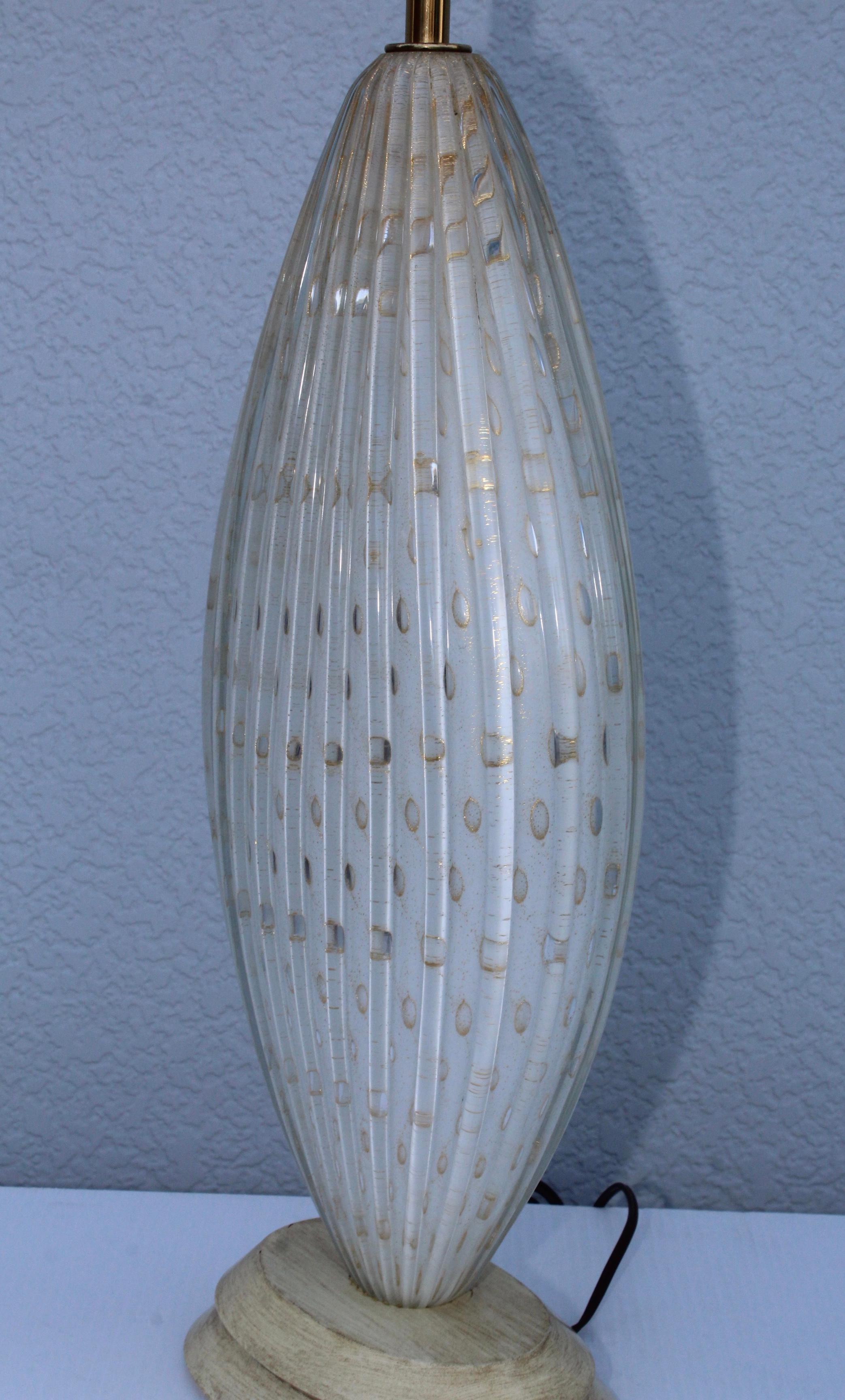 Italienische Muranoglas-Tischlampe aus den 1960er Jahren von Camer (Messing) im Angebot