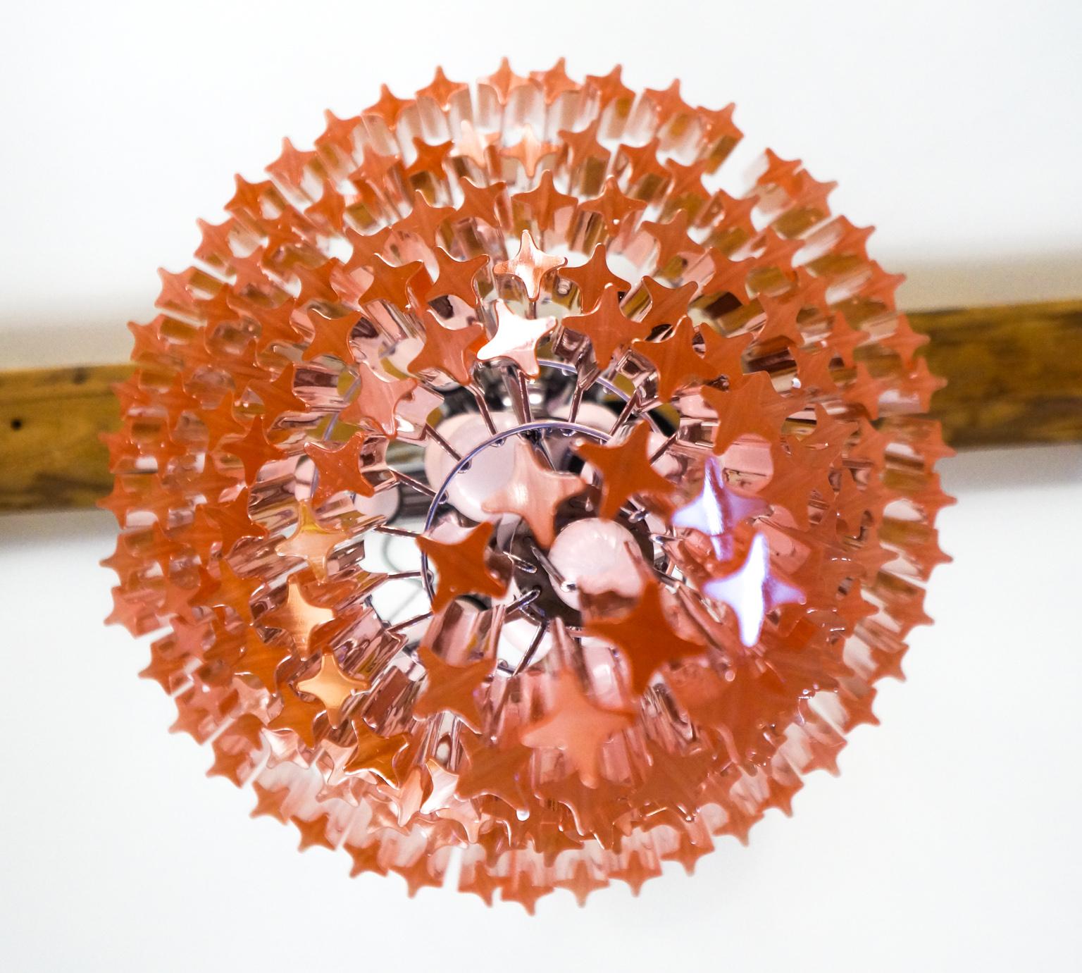 Late 20th Century Camer Glass Mid-Century Modern Pink Spiral Triedri Murano Chandelier, 1980 For Sale