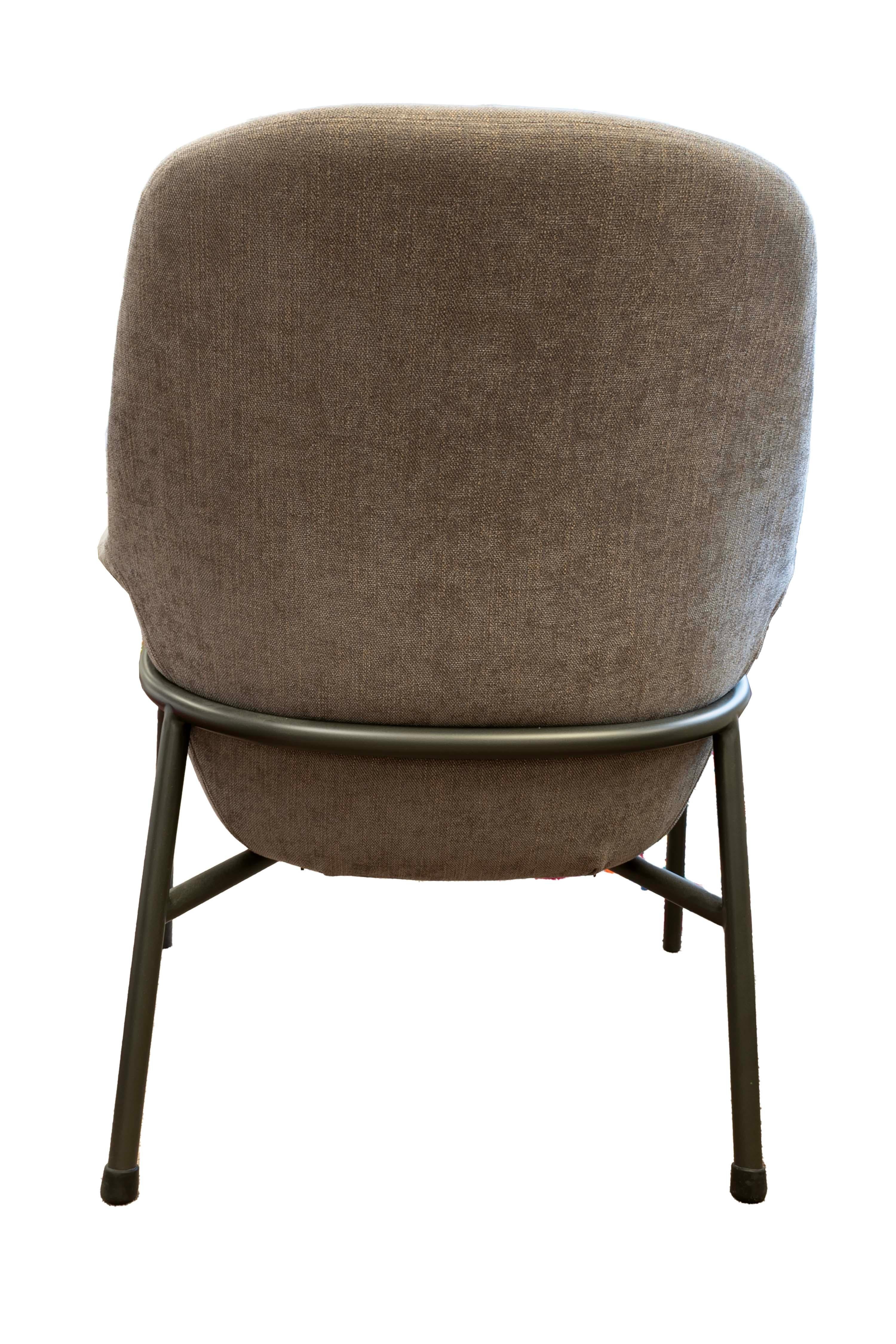 Mid-Century Modern Camerich Pair Noble Grey Lounge Armchairs Vintage MCM Style Contemporary Modern For Sale