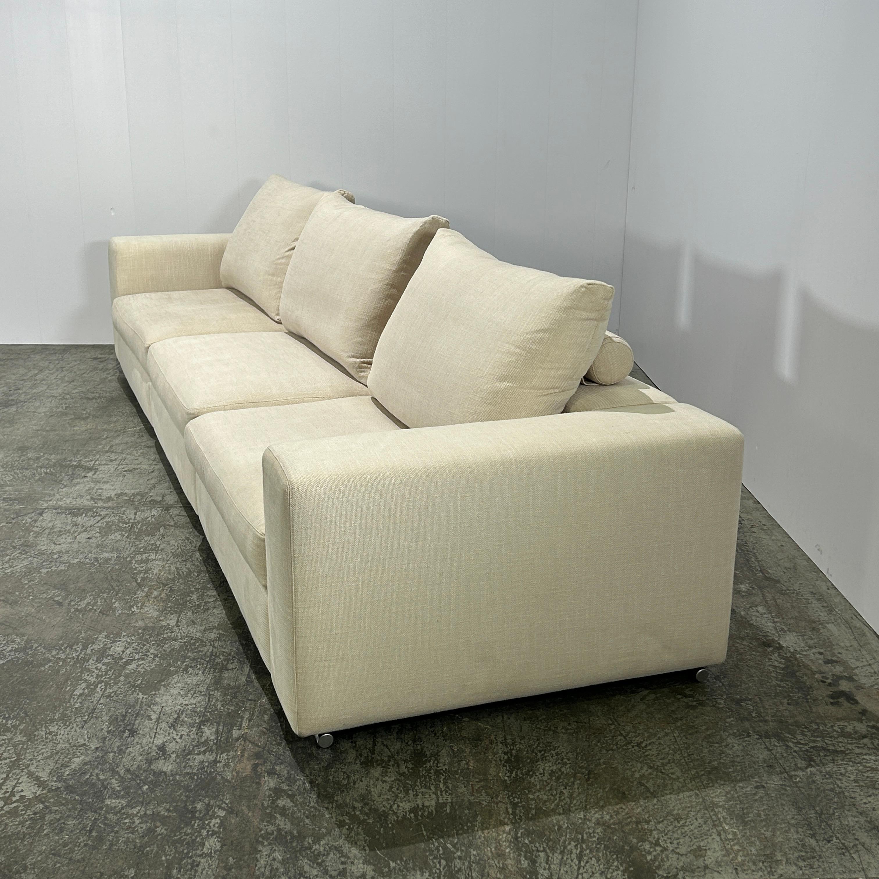 Chinois Camerich Three Seater Freetown Sofa en vente