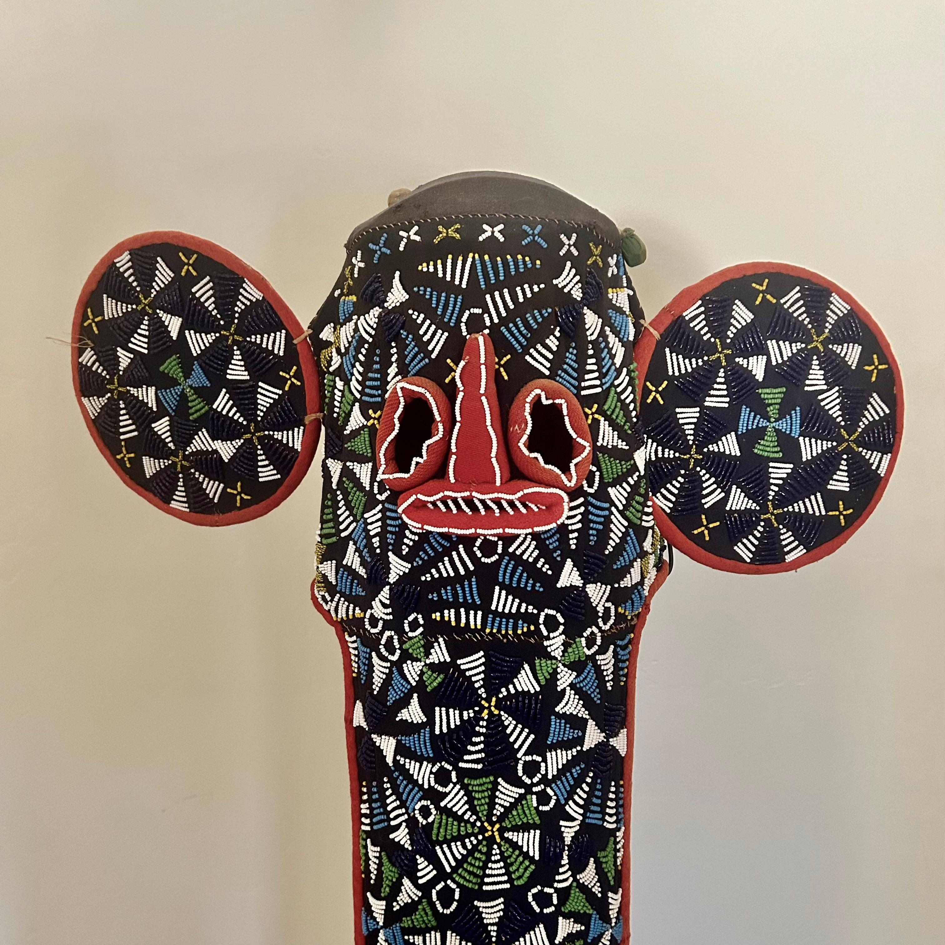 Masque d'éléphant Bamileke du Cameroun datant du début du 20ème siècle Bon état - En vente à CA, CA