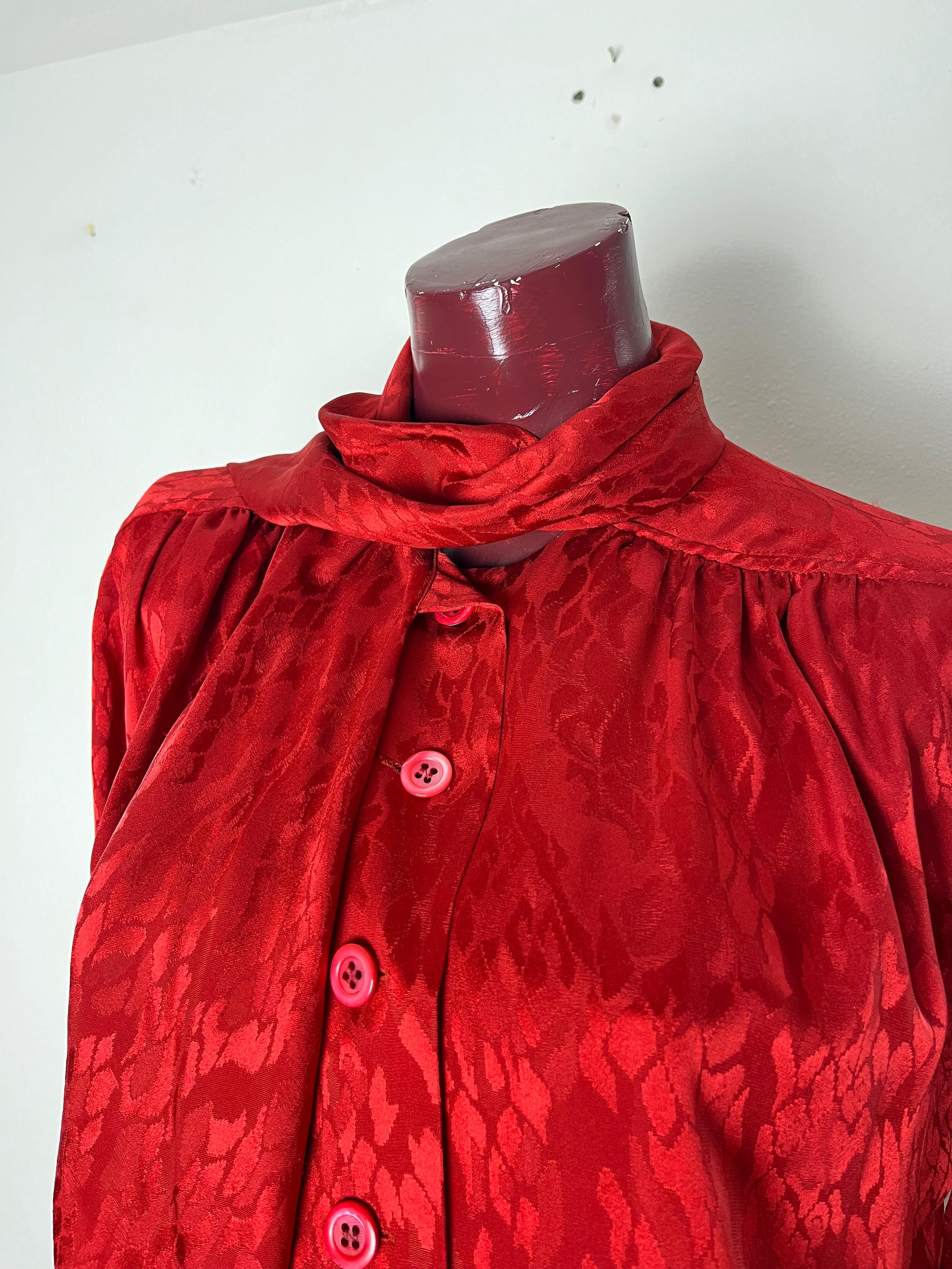 Chemise en soie à motif Yves Saint Laurent pour femme Excellent état - En vente à Viareggio, IT