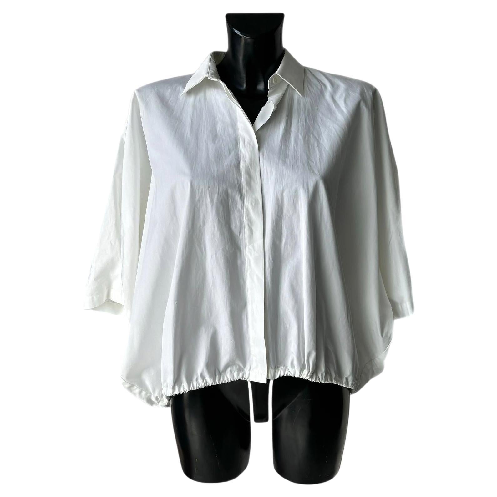 Max Mara sobre camisa en excelente estado en venta