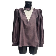 Camicia Prada in taffetà seta con colletto plissettato e scollo a V, anni 2000