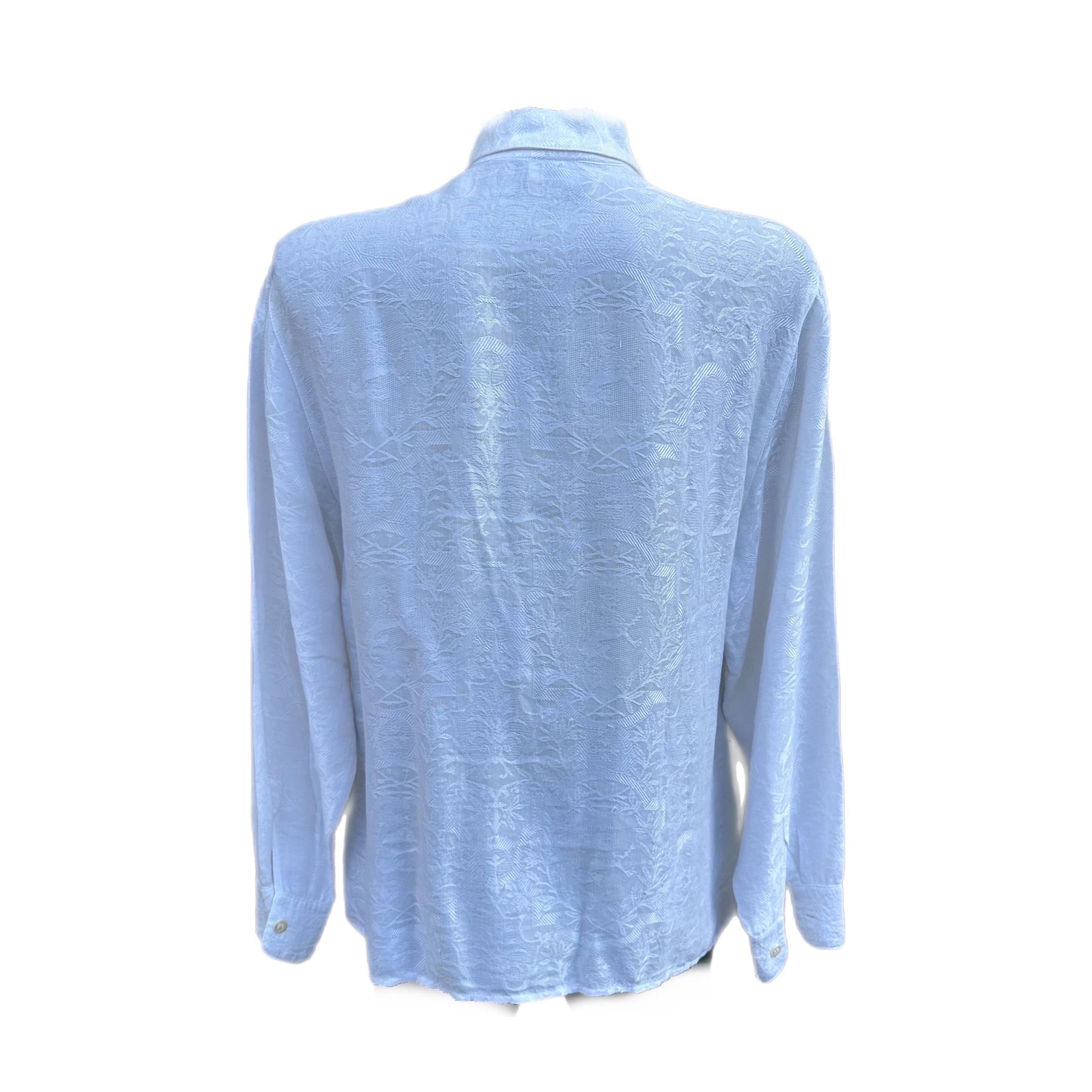 Blue Camicia vintage Byblos con ricami, pari al nuovo For Sale
