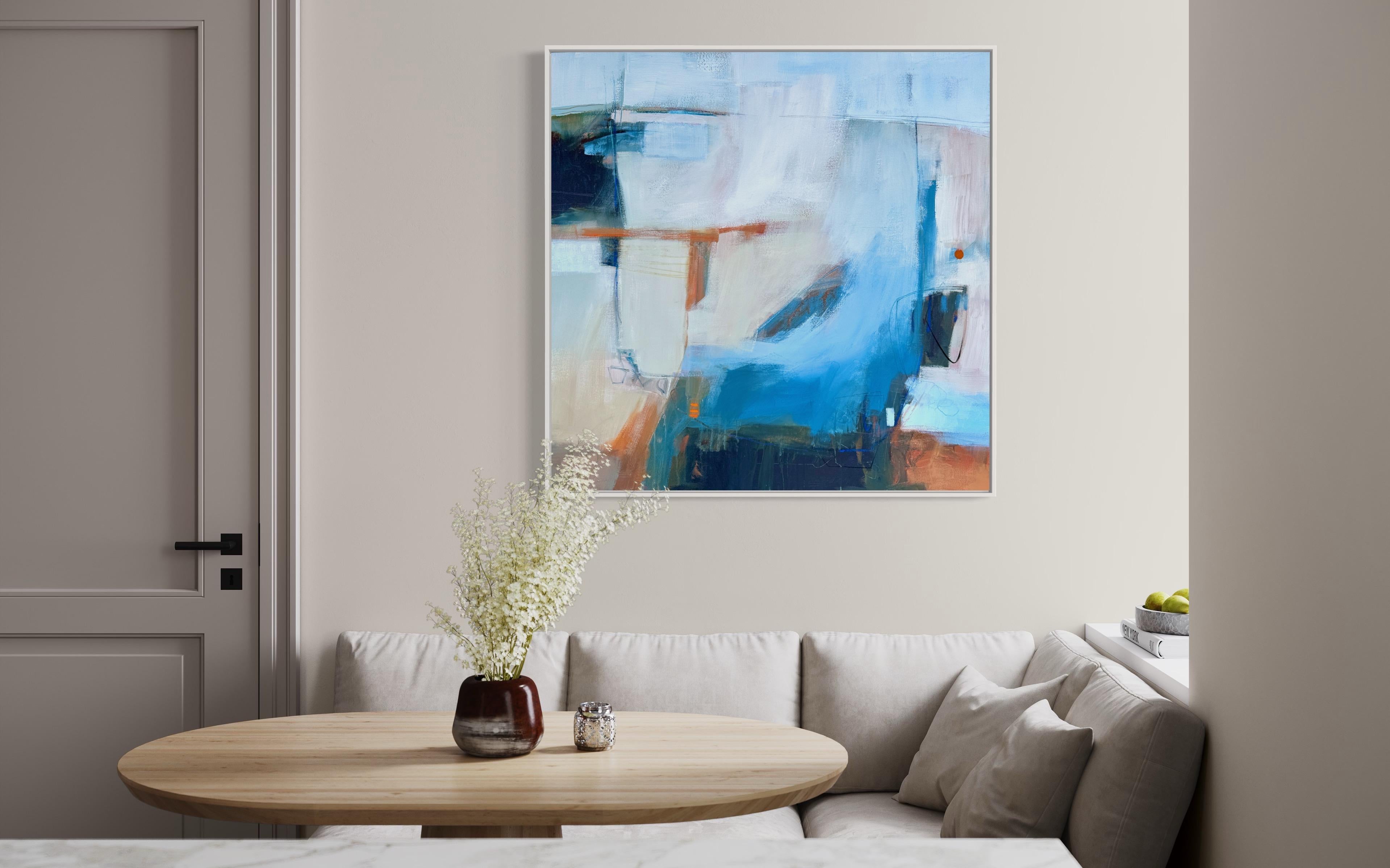 Uno splendido pezzo astratto ricco di blu freddi controbilanciati da ruggine e neutri caldi dell'artista contemporanea Camilla Clark. Questo quadro invita lo spettatore a viaggiare intorno alla tela ed è stato ispirato dalle passeggiate lungo il