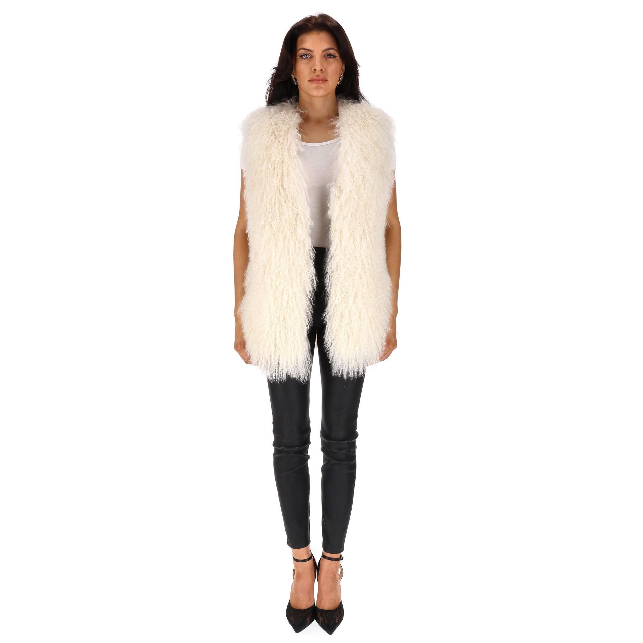 Camilla Mongolian Long Hair Lambskin Gilet/Jacket

Long ivory tones shearling gilet with leather trim and multicolour lining.

Rrp approx. £748

Size - S

Condition - Very Good

Composition - Mongolian Lambskin
