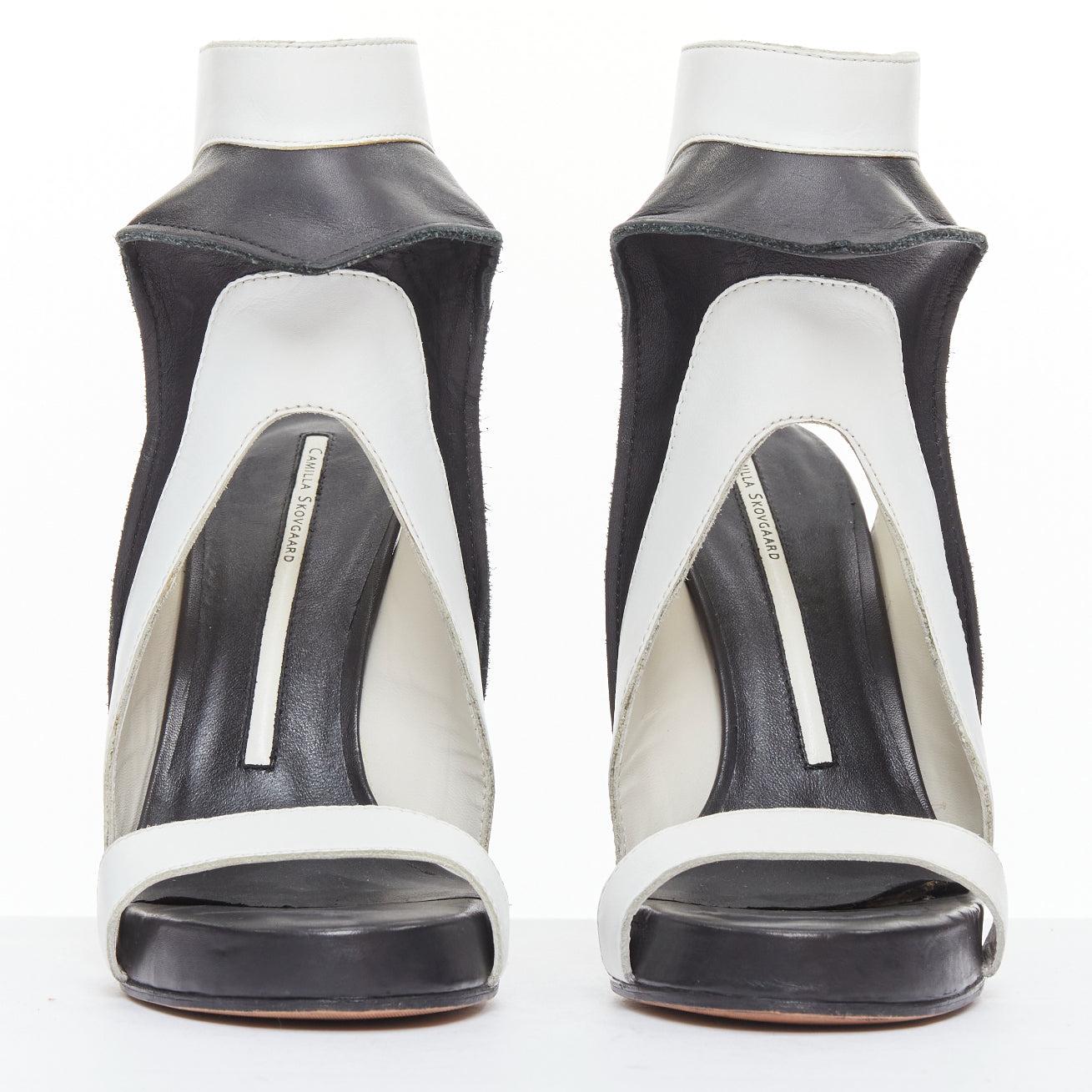 Gris CAMILLA SKOVGAARD 2013 black white ridged high top cut out sandals EU37 en vente