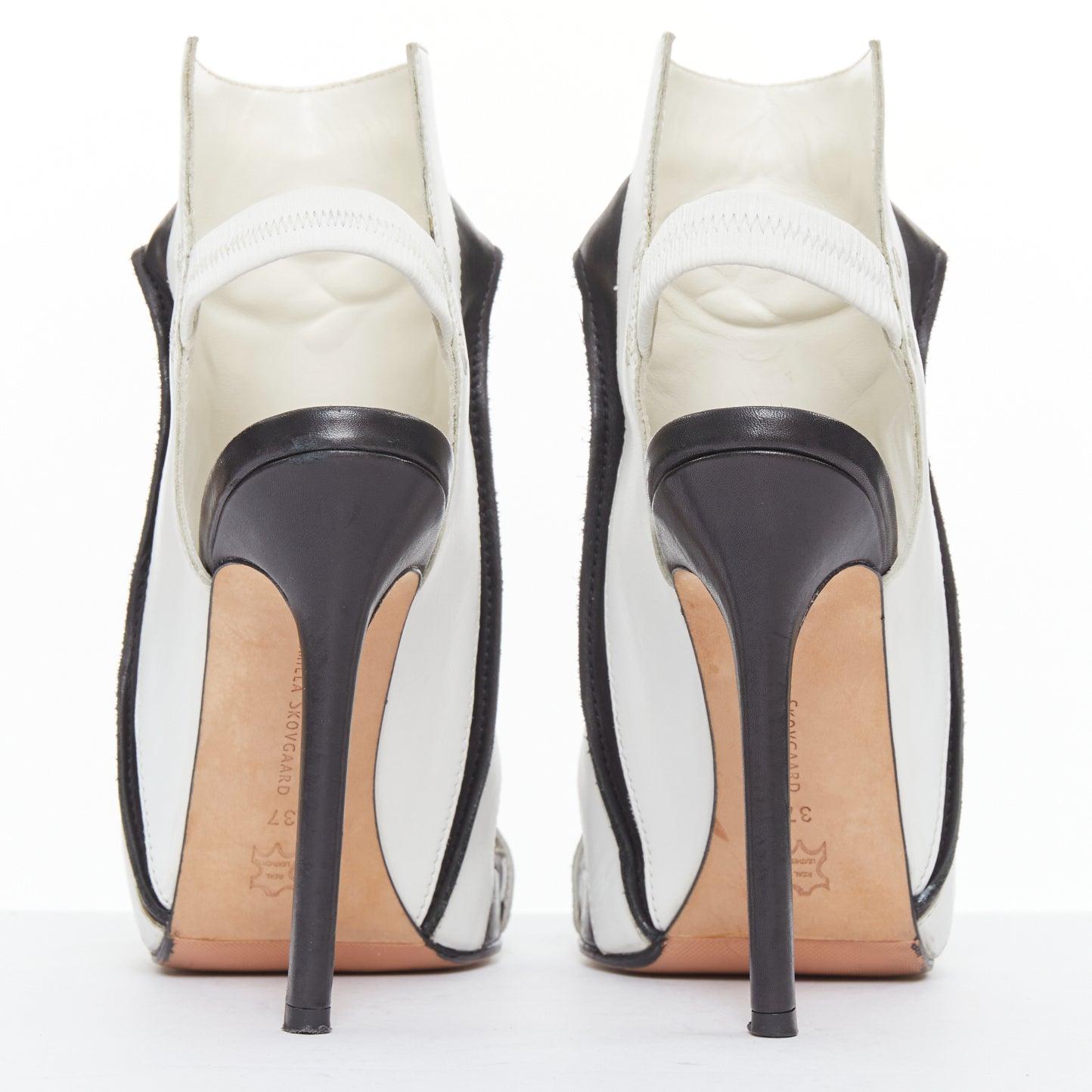 CAMILLA SKOVGAARD 2013 black white ridged high top cut out sandals EU37 Pour femmes en vente