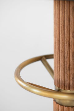 Sgabello da bar Camille, legno massiccio di faggio e ottone, design contemporaneo, nuovo