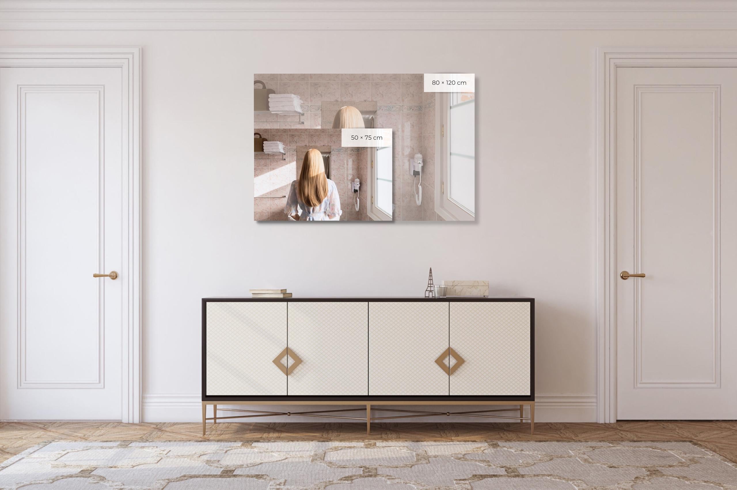 Hôtel des Cabines n°1 de Camille Brasselet - Photographie contemporaine, femme en vente 1
