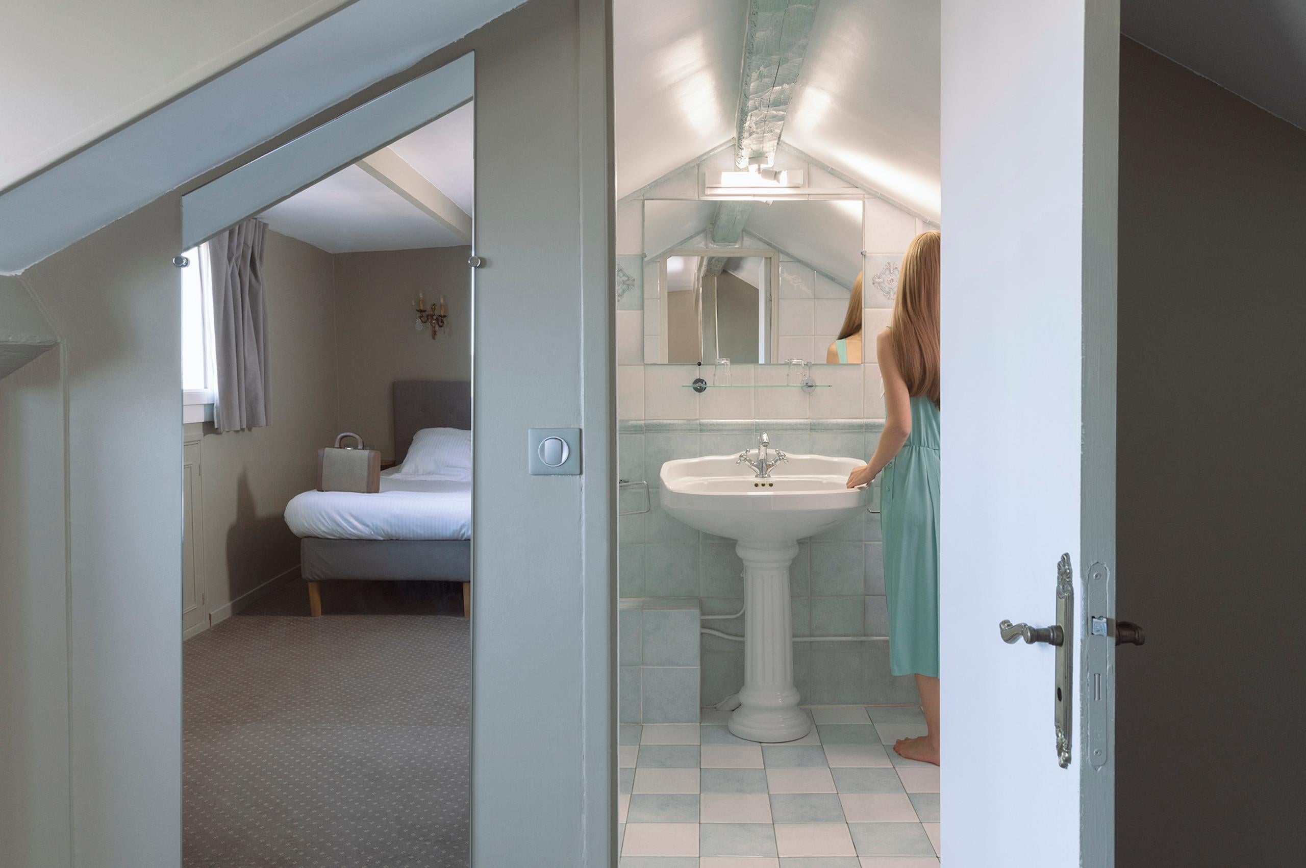 Hôtel des Cabines n°2 by Camille Brasselet - Contemporary photography, woman