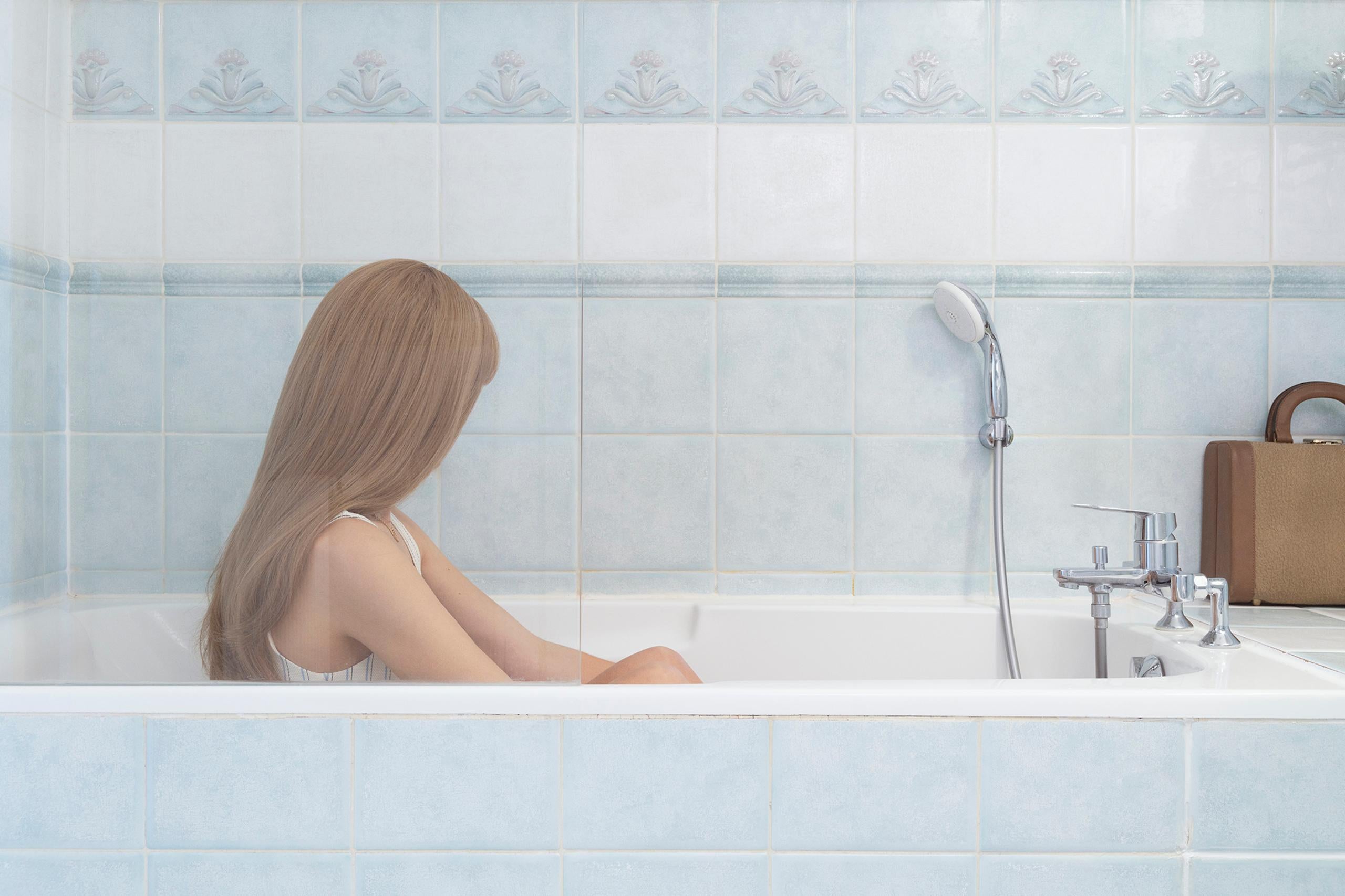 Hôtel des Cabines n°3 by Camille Brasselet - Contemporary photography, woman