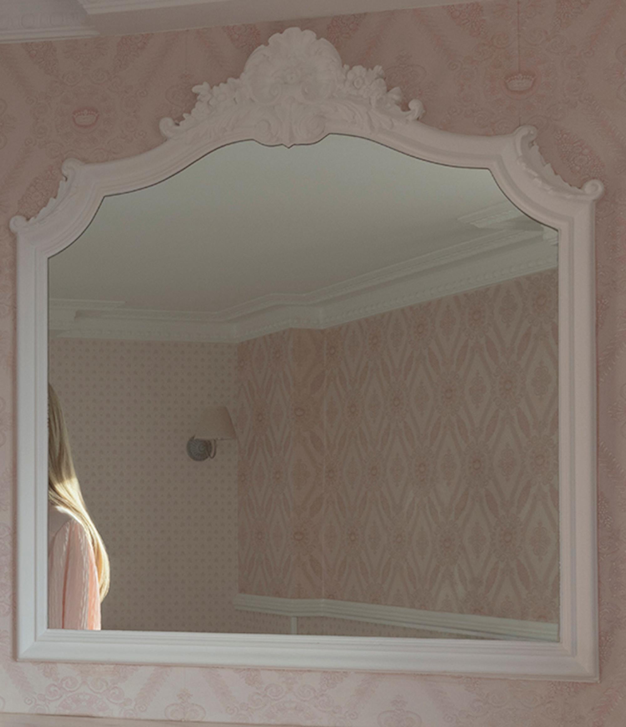 Hôtel des Cabines n°4 by Camille Brasselet - Contemporary photography, woman For Sale 4