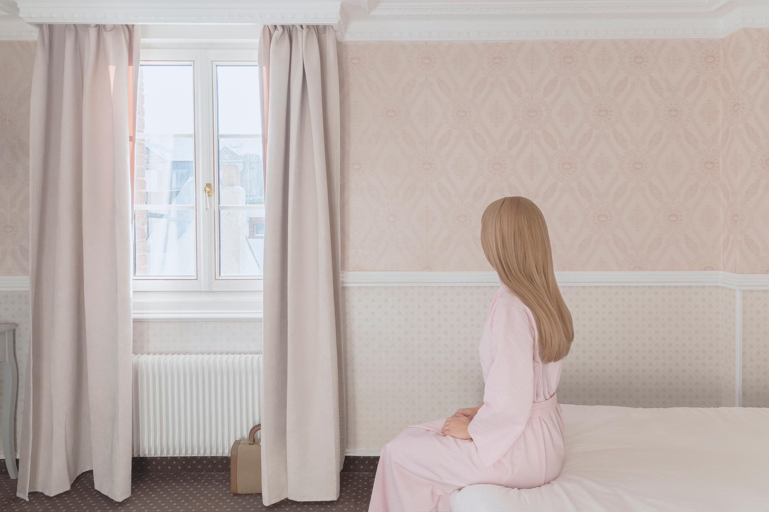 Hôtel des Cabine n°5 è una fotografia dell'artista contemporaneo francese Camille Brasselet. 

Questa fotografia viene venduta solo come stampa, senza cornice. È disponibile in due dimensioni:
*50 cm × 75 cm (19,7" × 29,5"), edizione di 15 copie
*80