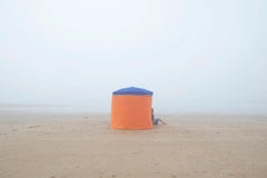 Houlgate Beach von Camille Brasselet - Zeitgenössische Kunstfotografie, Frau