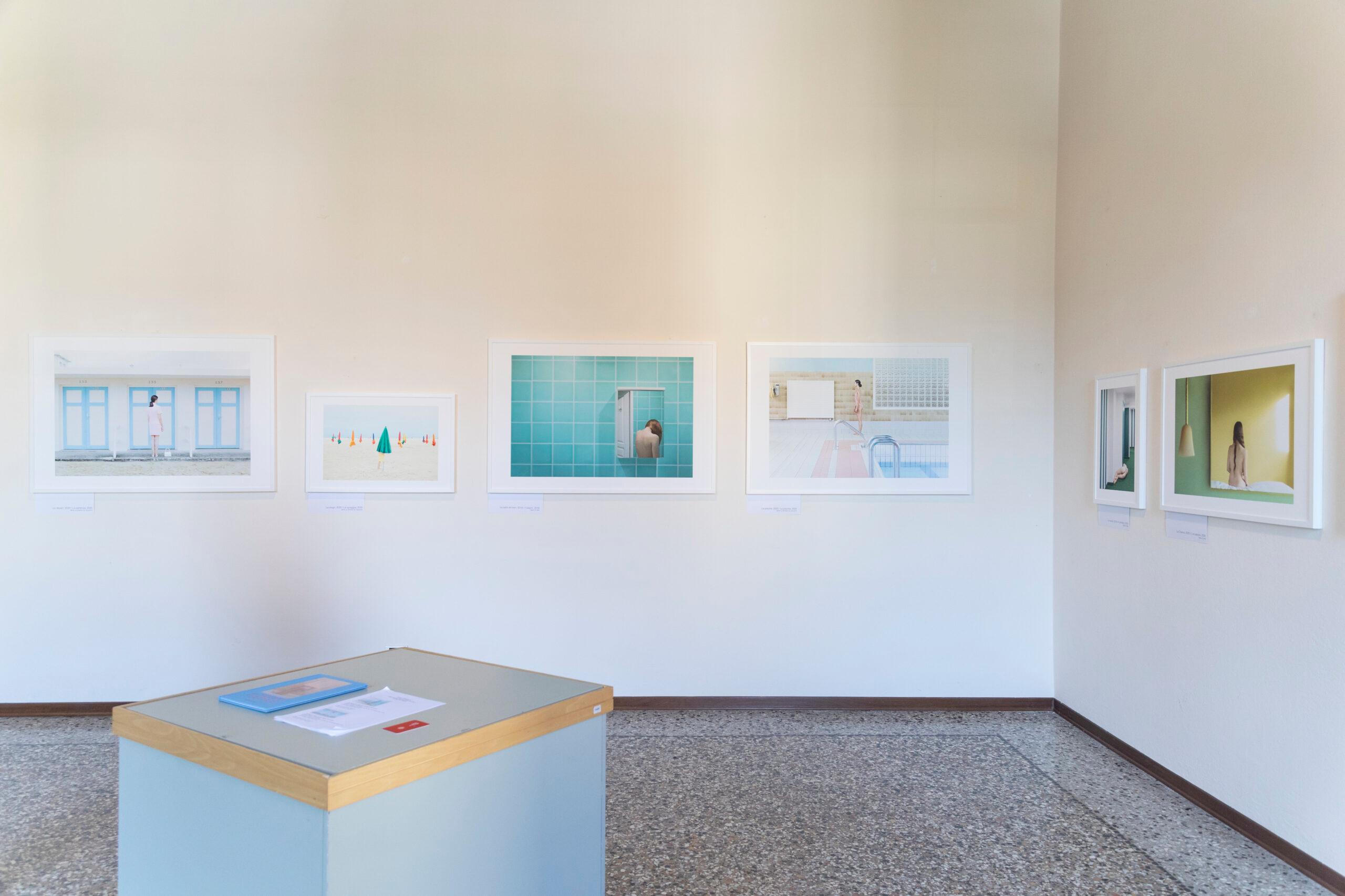 La partida de Camille Brasselet - Fotografía artística contemporánea, pastel en venta 3