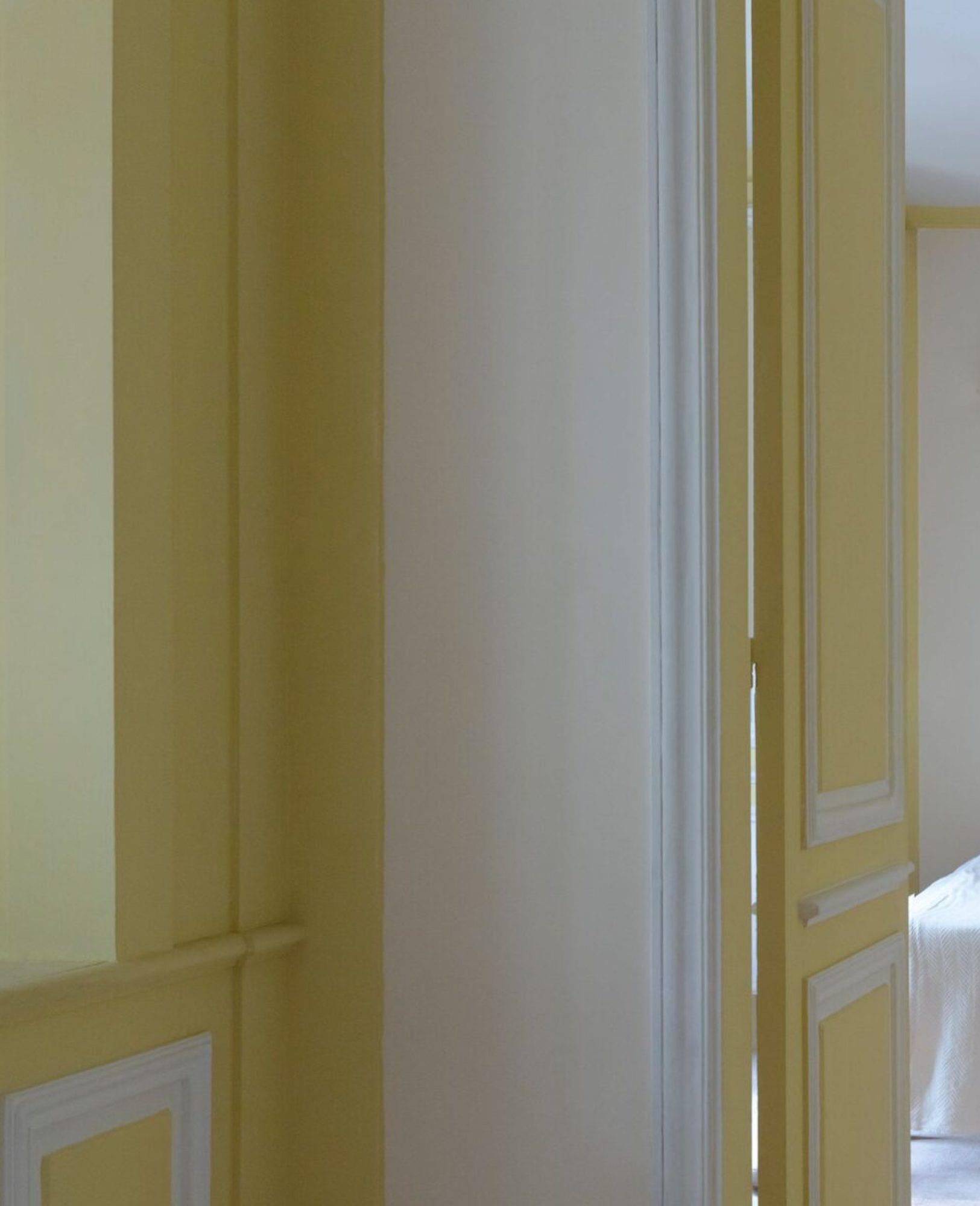 Untitled Story II de Camille Brasselet - Photographie contemporaine, femme, hôtel en vente 2