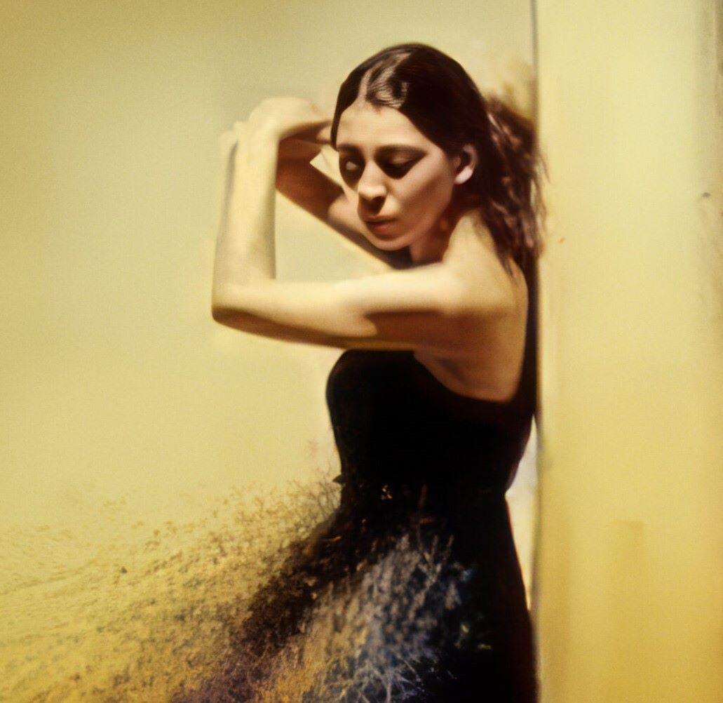 Ember - stampa digitale a colori di moda figurativa contemporanea - Print di Camille Dupont