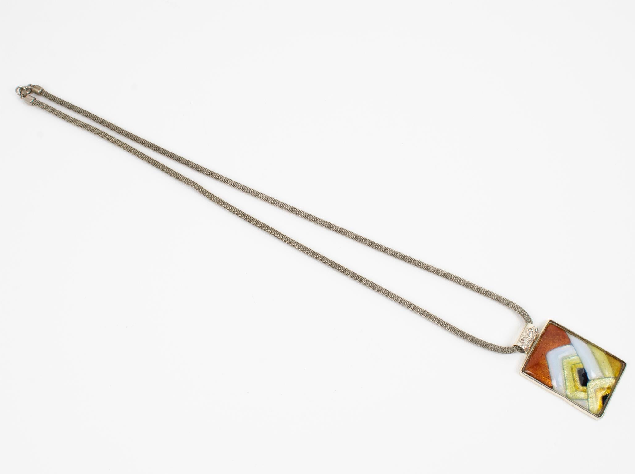 da uomo o donna Collana con ciondolo geometrico in smalto giallo e arancione della Scuola Camille Faure di Limoges in vendita