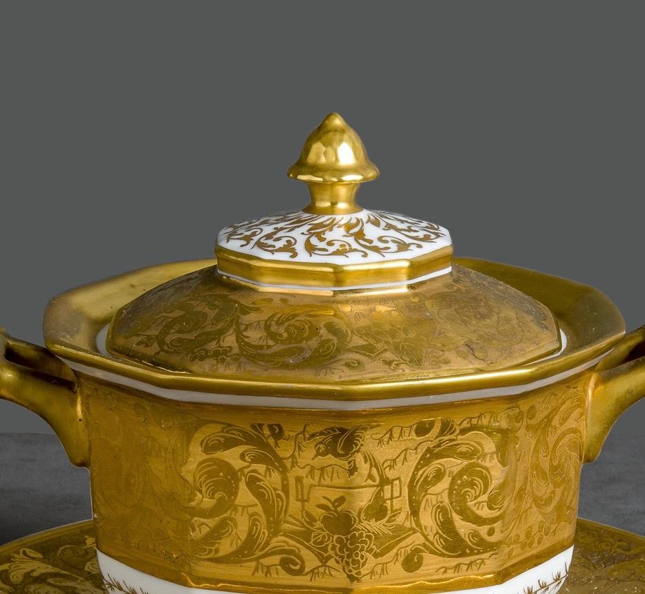Camille Le Tallec Vergoldetes Porzellan Terrine Empire-Stil Set im Zustand „Gut“ im Angebot in Roma, IT