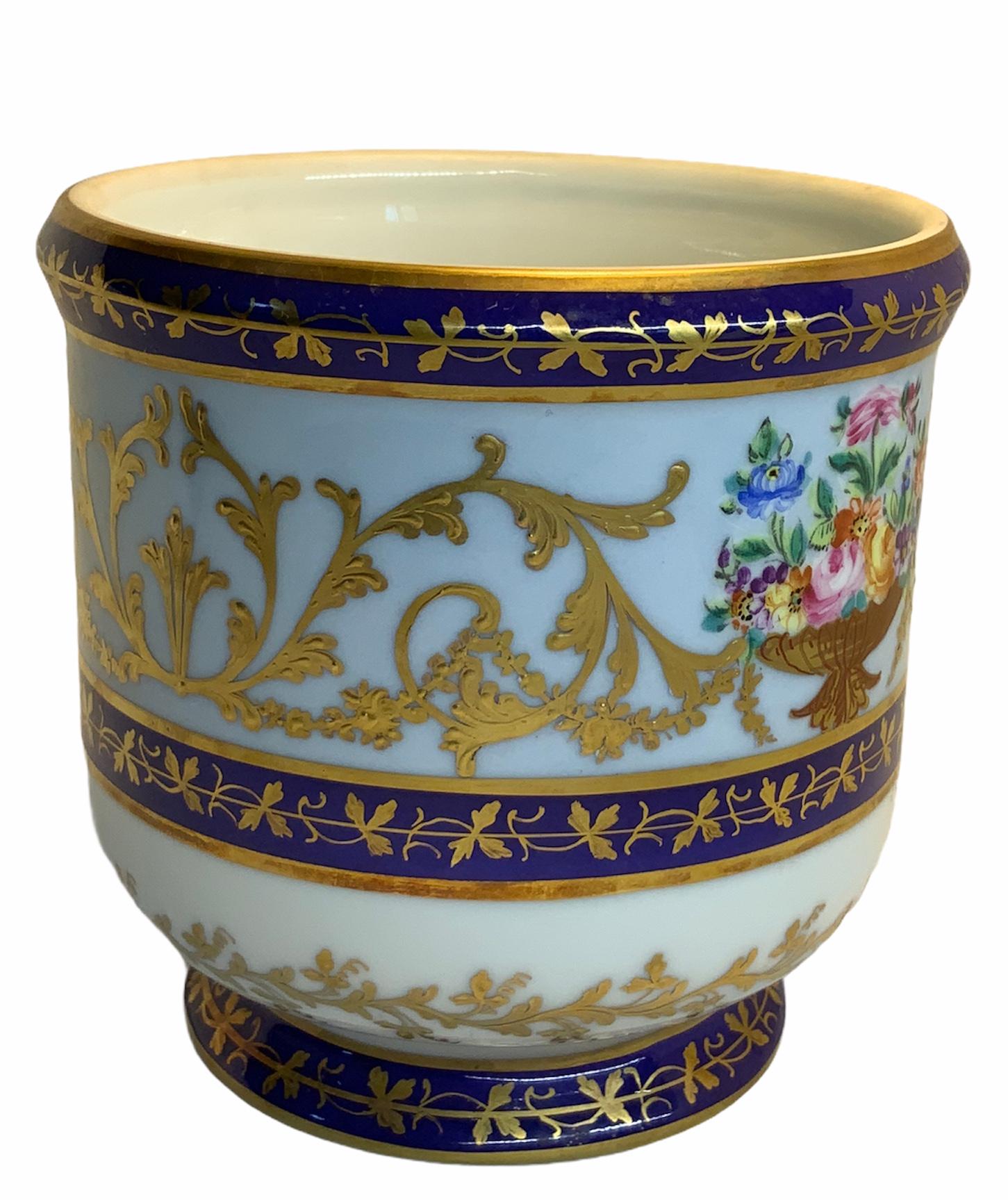Camille Le Tallec Porcelain Petite Cachepot/Vase 1