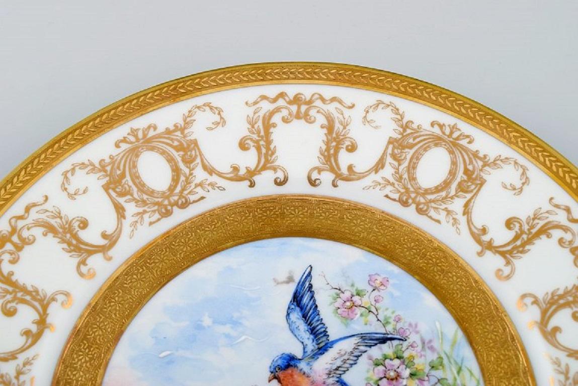 Milieu du XXe siècle Quatre assiettes décoratives en porcelaine de Camille Tharand pour Limoges, années 1930 en vente