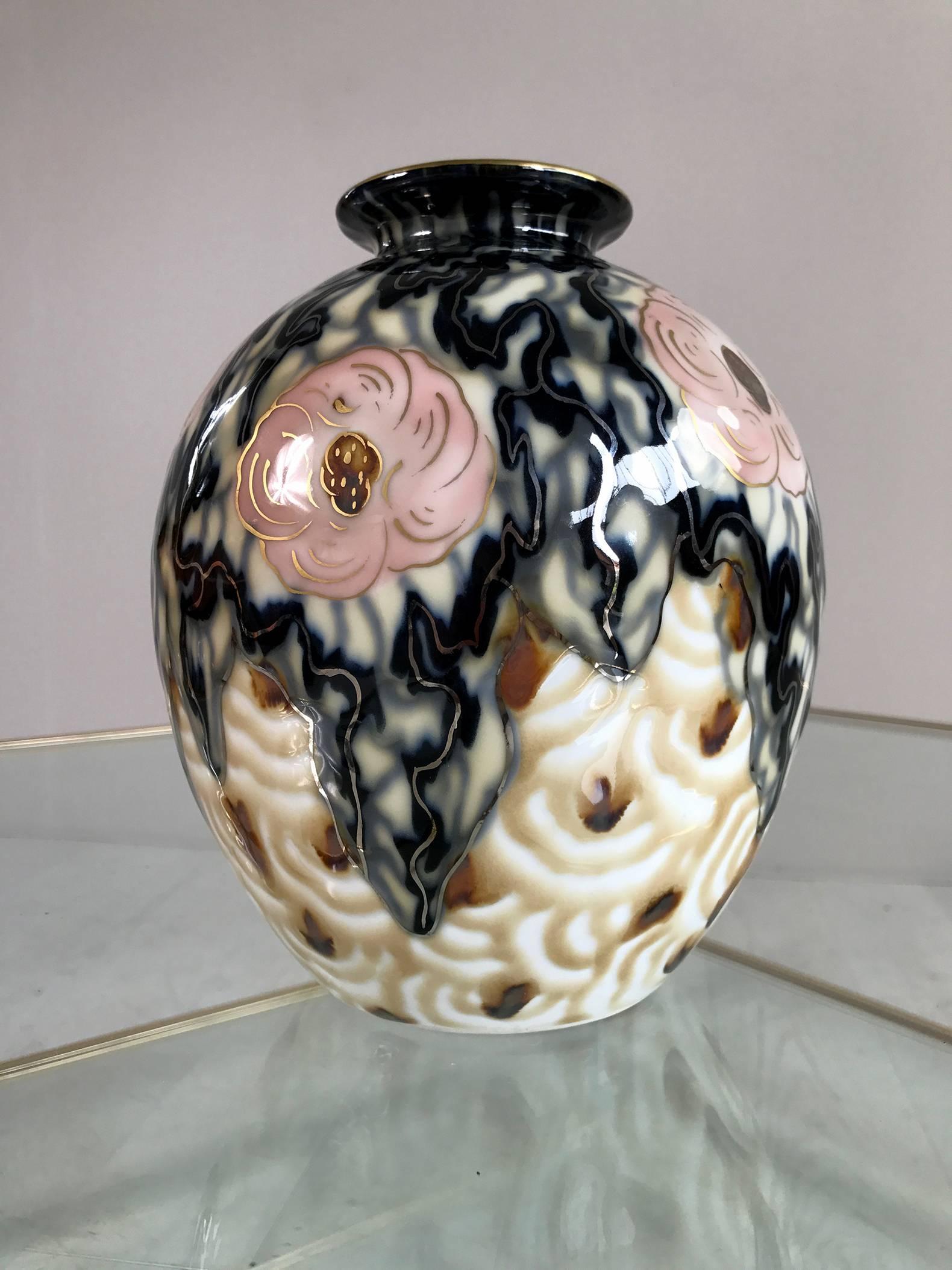 Beautiful Limoges porcelain vase signed Camille Tharaud, France 1930.
Enamelled grand feu with pink flowers decoration on black and white background, enhanced with gold.
Stamp, signature under the base and store label (Toulouse), perfect